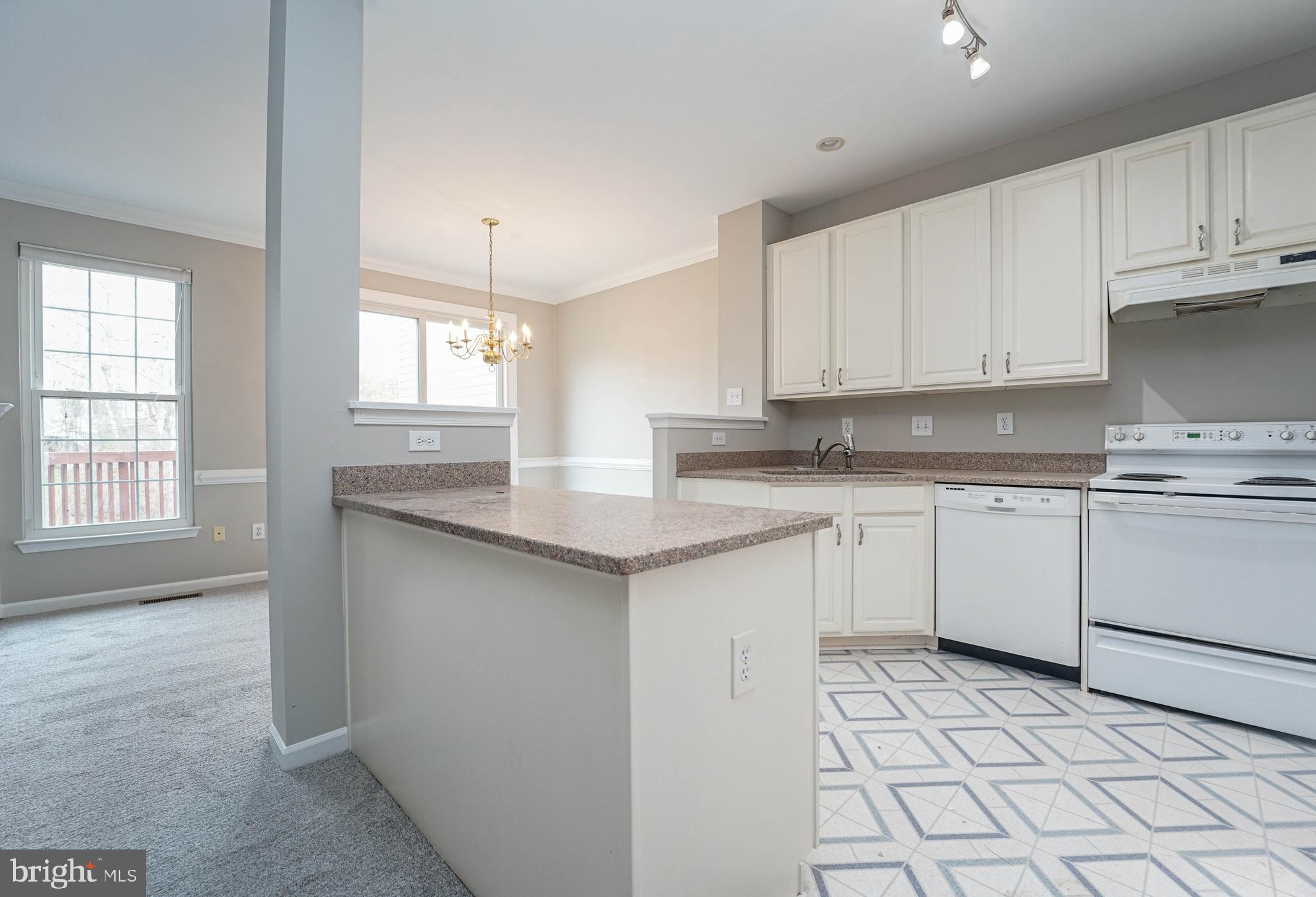 COLLEGE HILLS - Residential