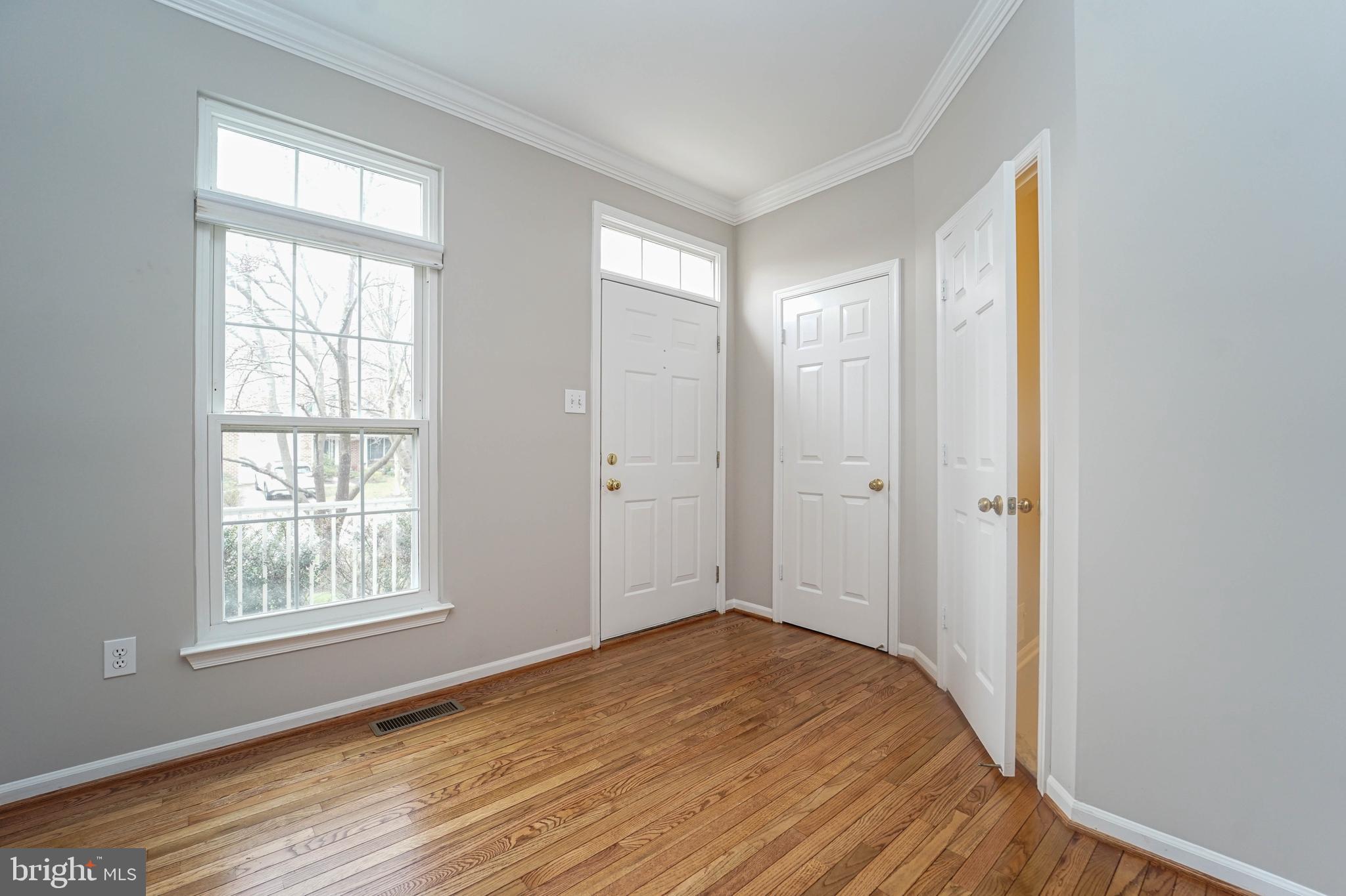 COLLEGE HILLS - Residential