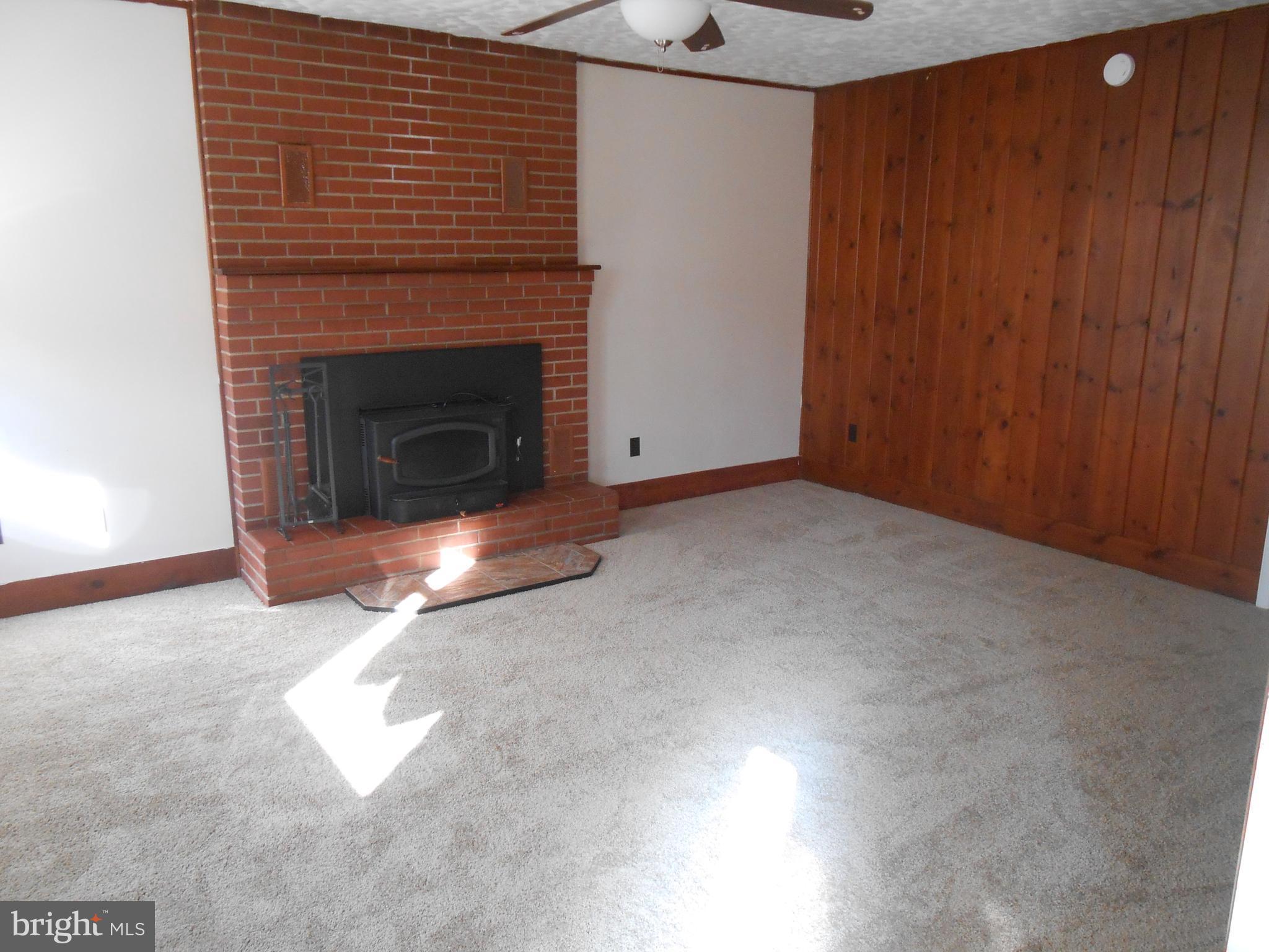 TOWN CREEK - Residential Lease