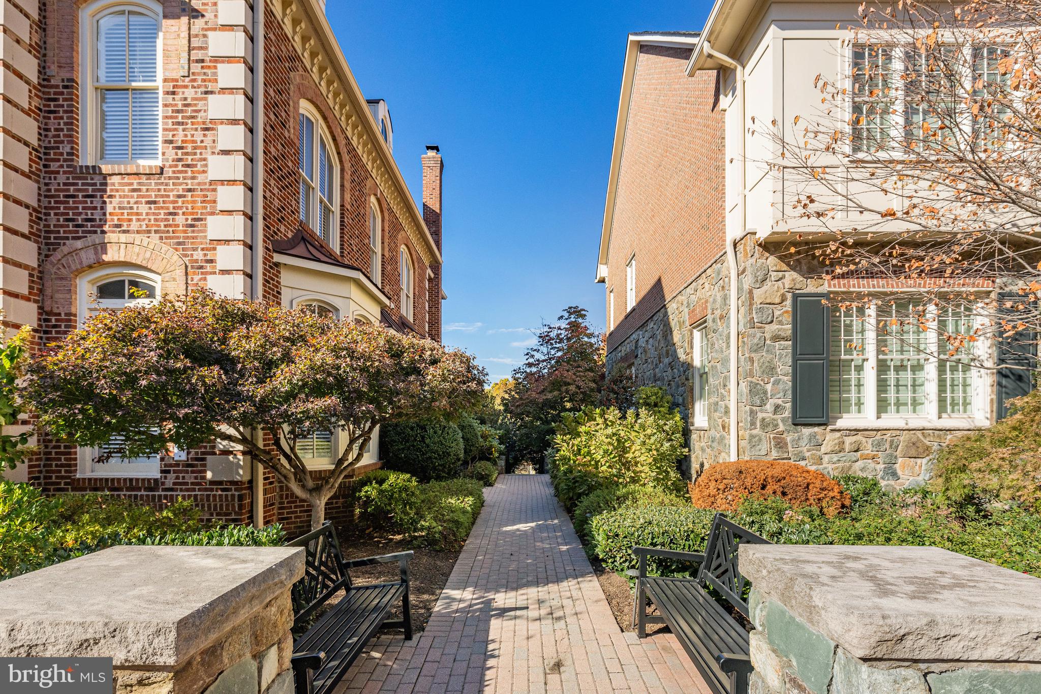7218 FARM MEADOW COURT