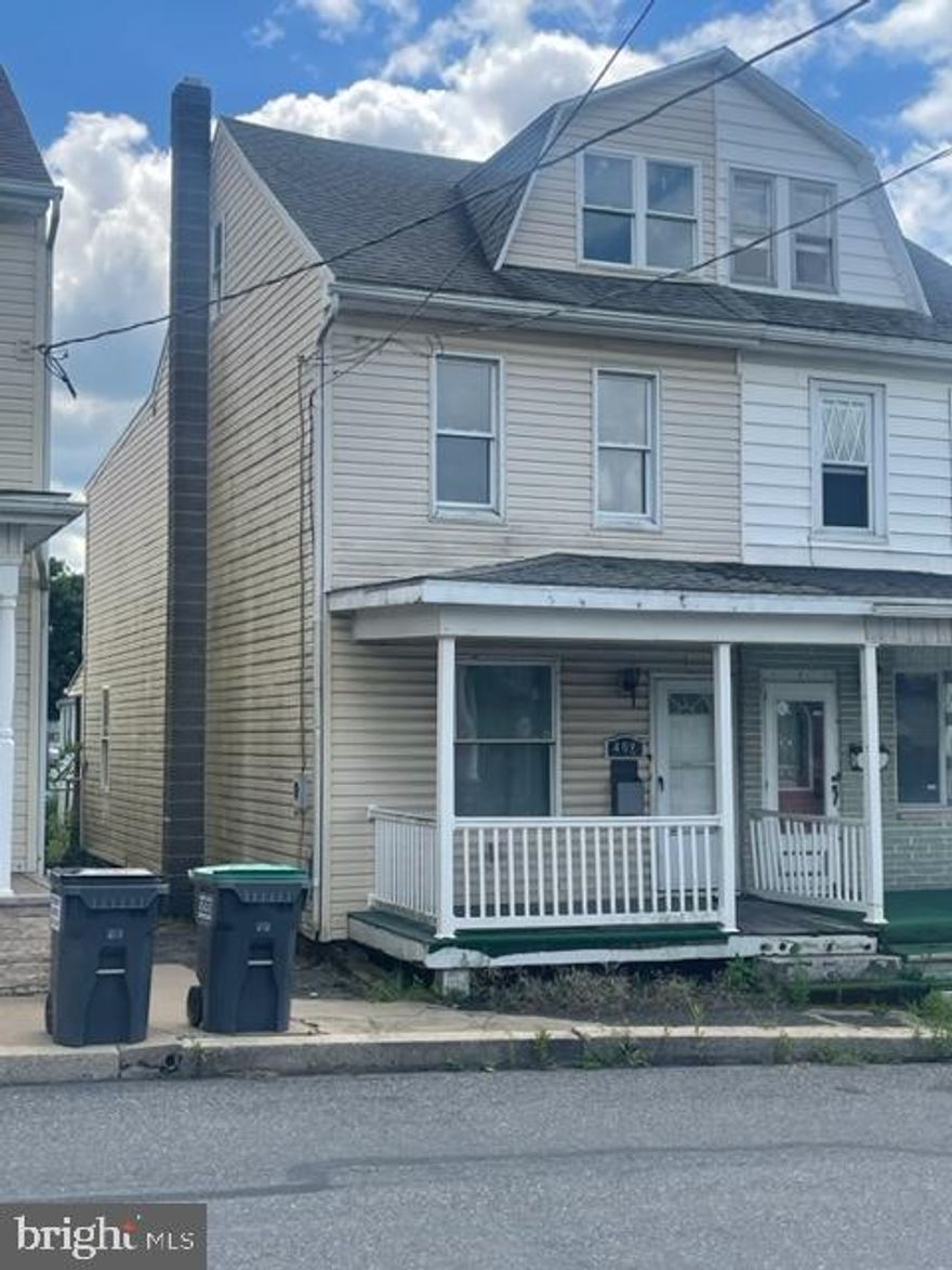 Potential 4 Bedroom, 1 Bathroom project semi-detached home .Bring your tools and your imagination. Add to your investment portfolio or make great starter home for you.. Low taxes. Sold as-is. Cash Sales only.