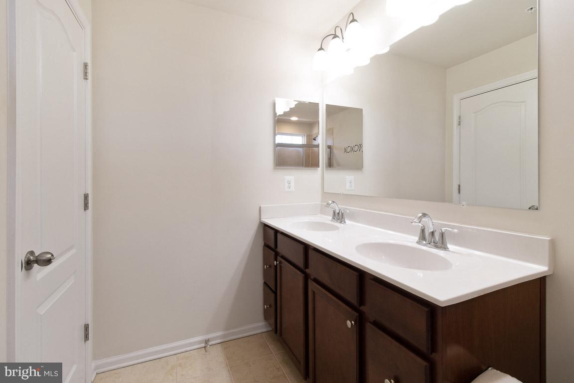 TANYARD SPRINGS TOWNHOMES - Residential