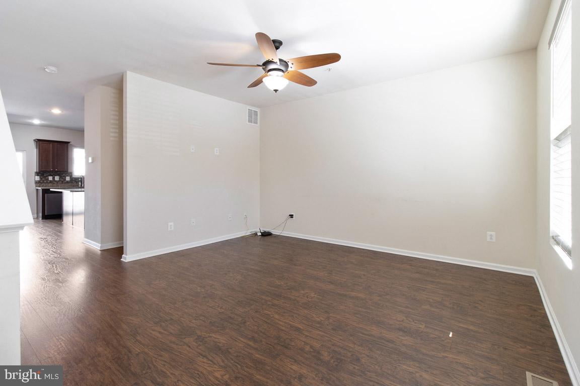 TANYARD SPRINGS TOWNHOMES - Residential