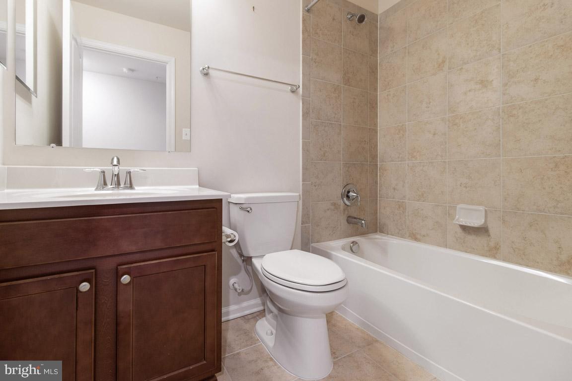 TANYARD SPRINGS TOWNHOMES - Residential