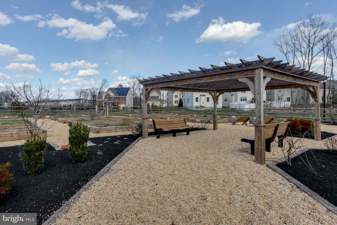 TANYARD SPRINGS TOWNHOMES - Residential