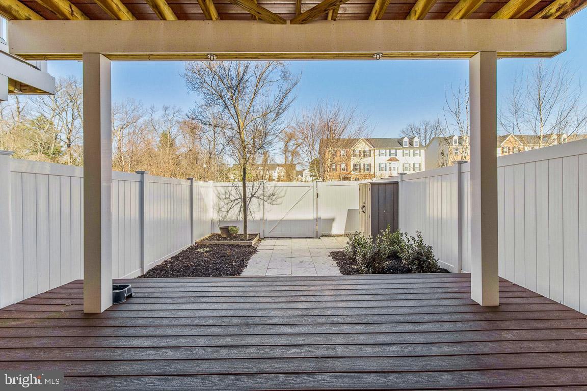 TANYARD SPRINGS TOWNHOMES - Residential