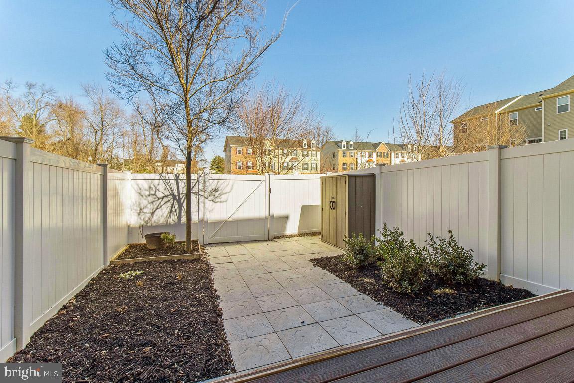 TANYARD SPRINGS TOWNHOMES - Residential