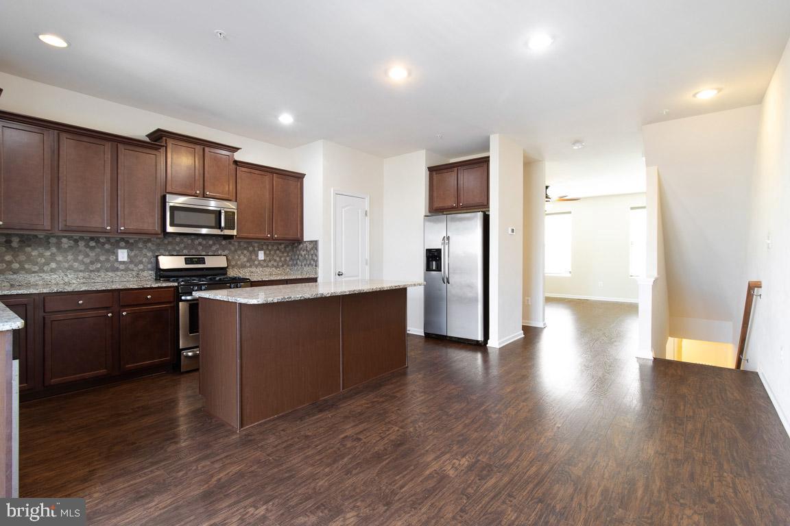 TANYARD SPRINGS TOWNHOMES - Residential