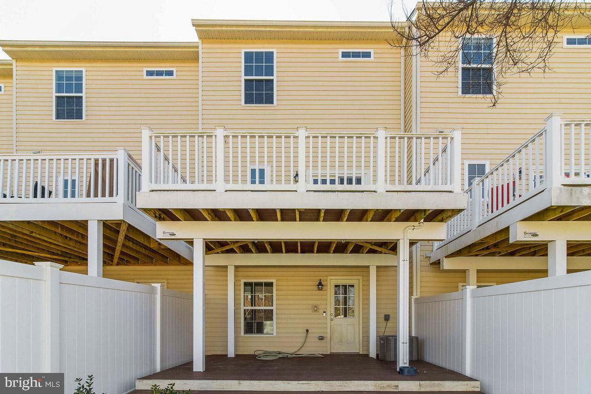 TANYARD SPRINGS TOWNHOMES - Residential