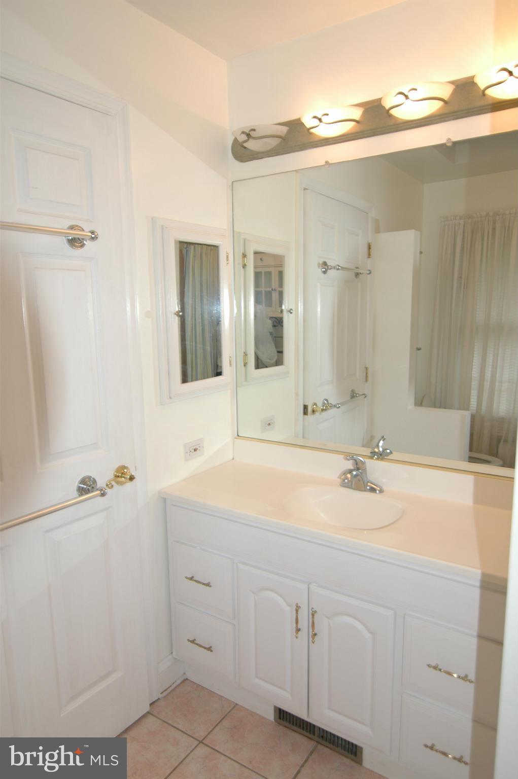 BAY RIDGE - Residential Lease