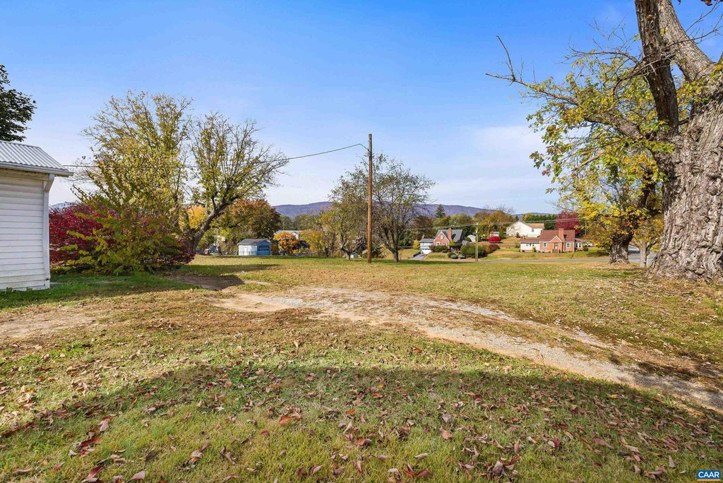 Photo of 613 6th St, SHENANDOAH, VA 22849 (MLS # 670557)