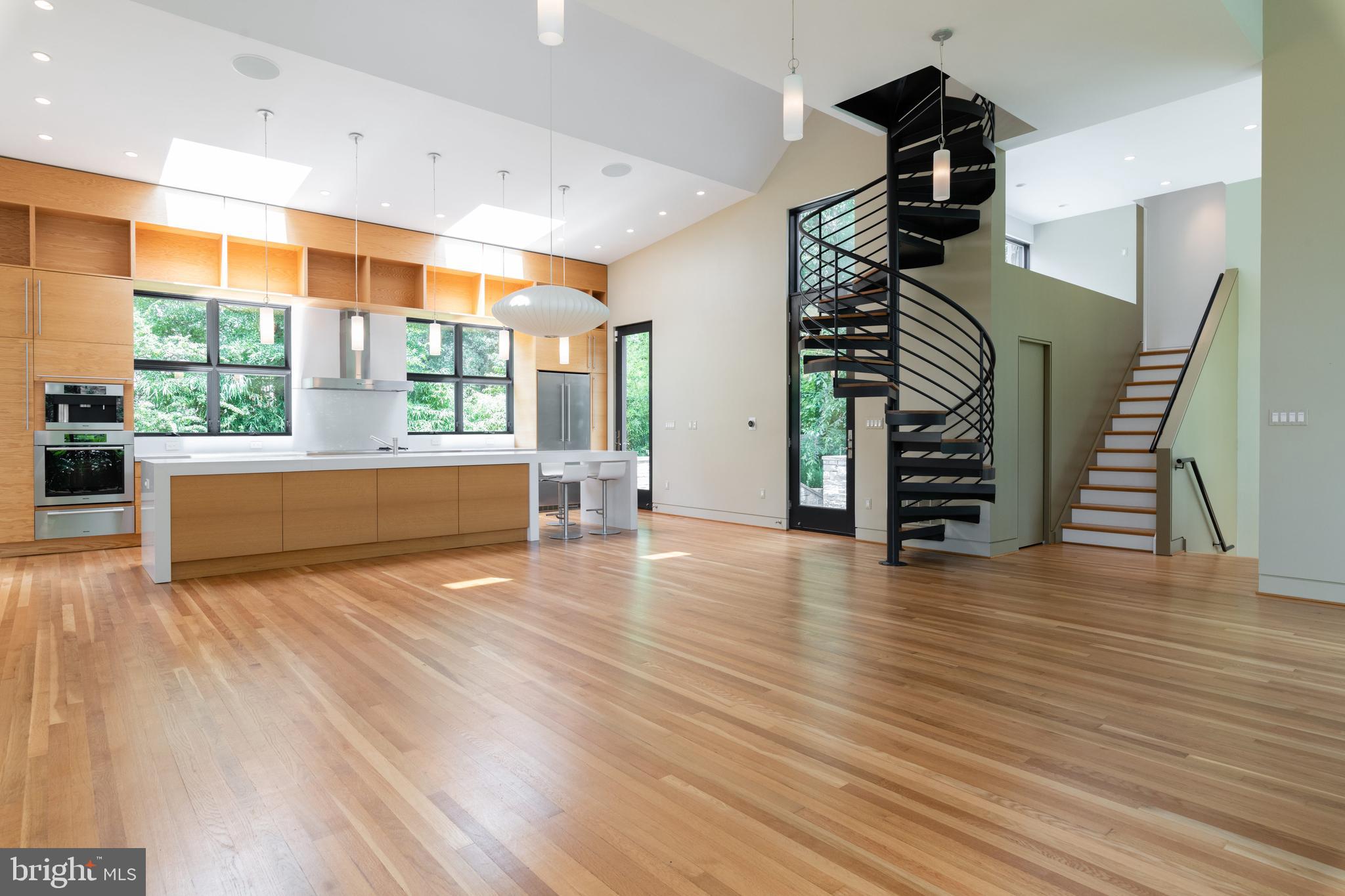 COLLEGE PARK - Residential