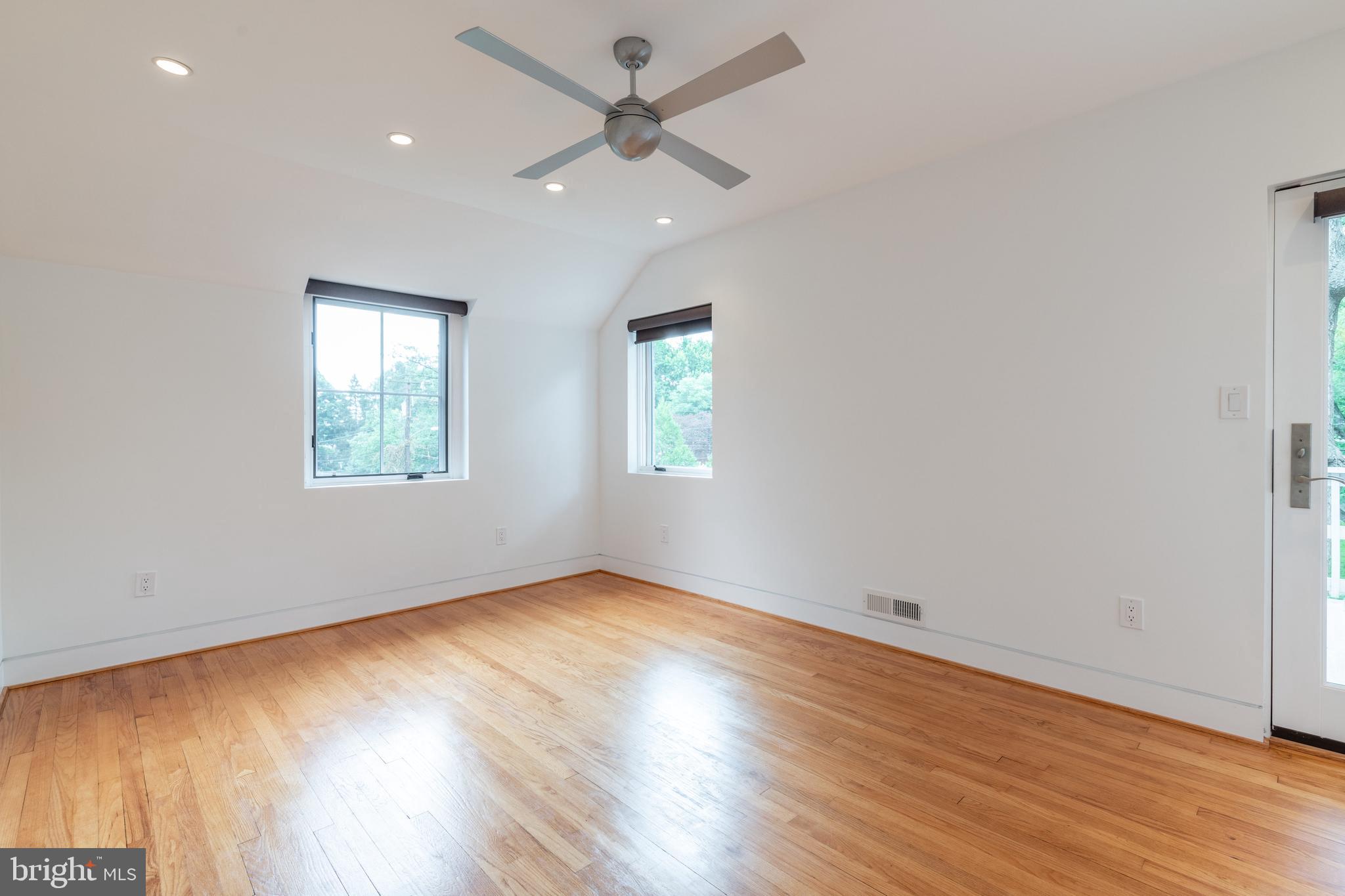 COLLEGE PARK - Residential