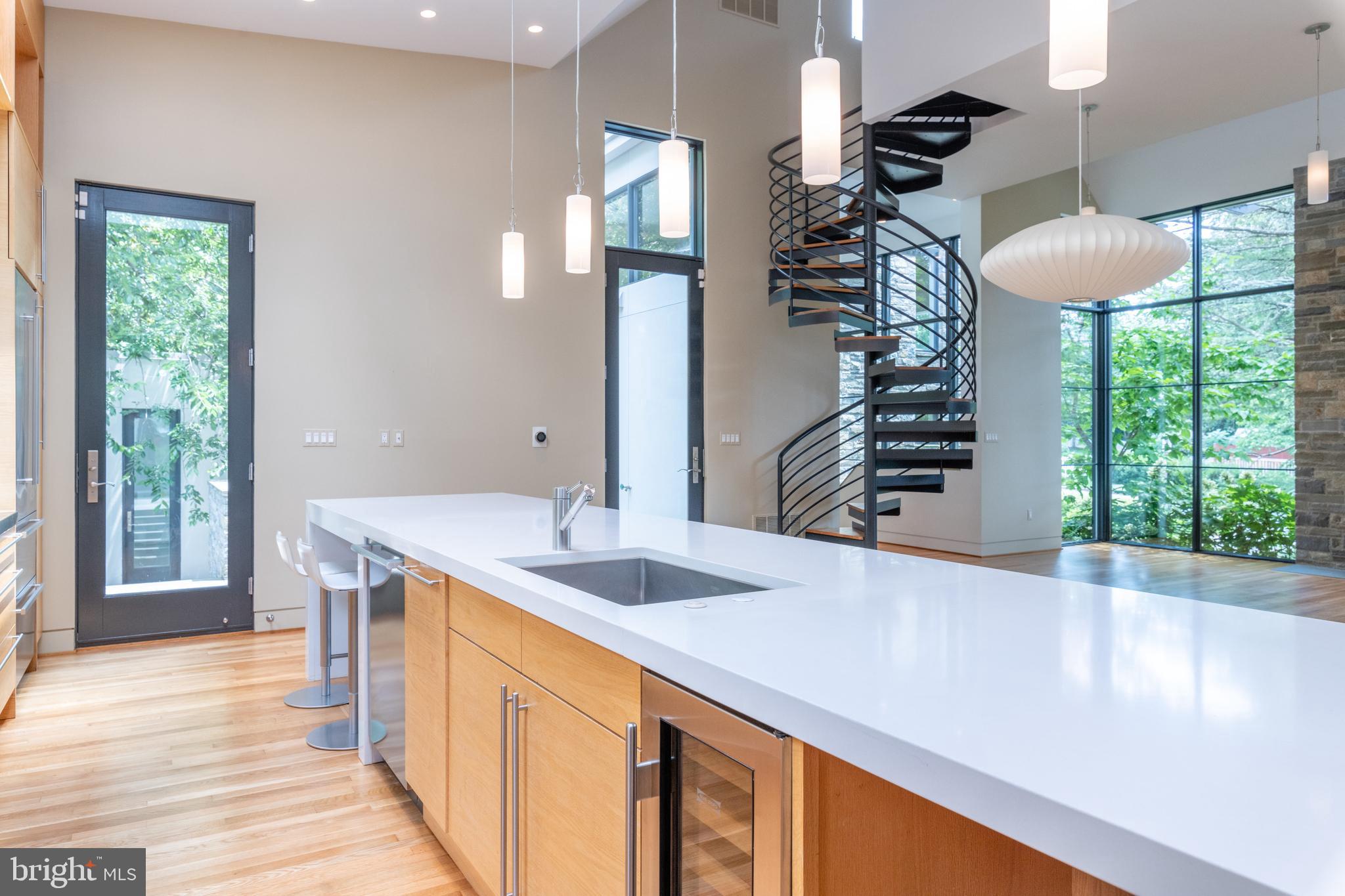 COLLEGE PARK - Residential