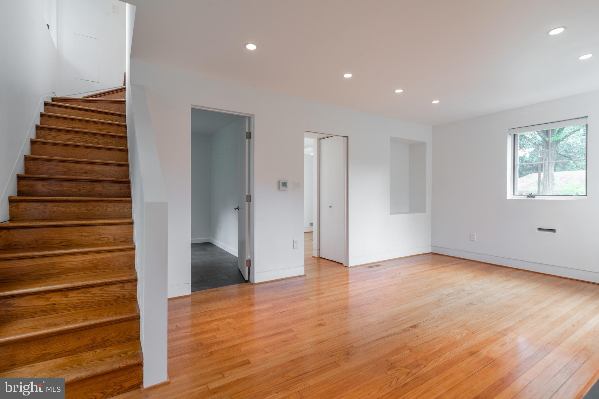 COLLEGE PARK - Residential