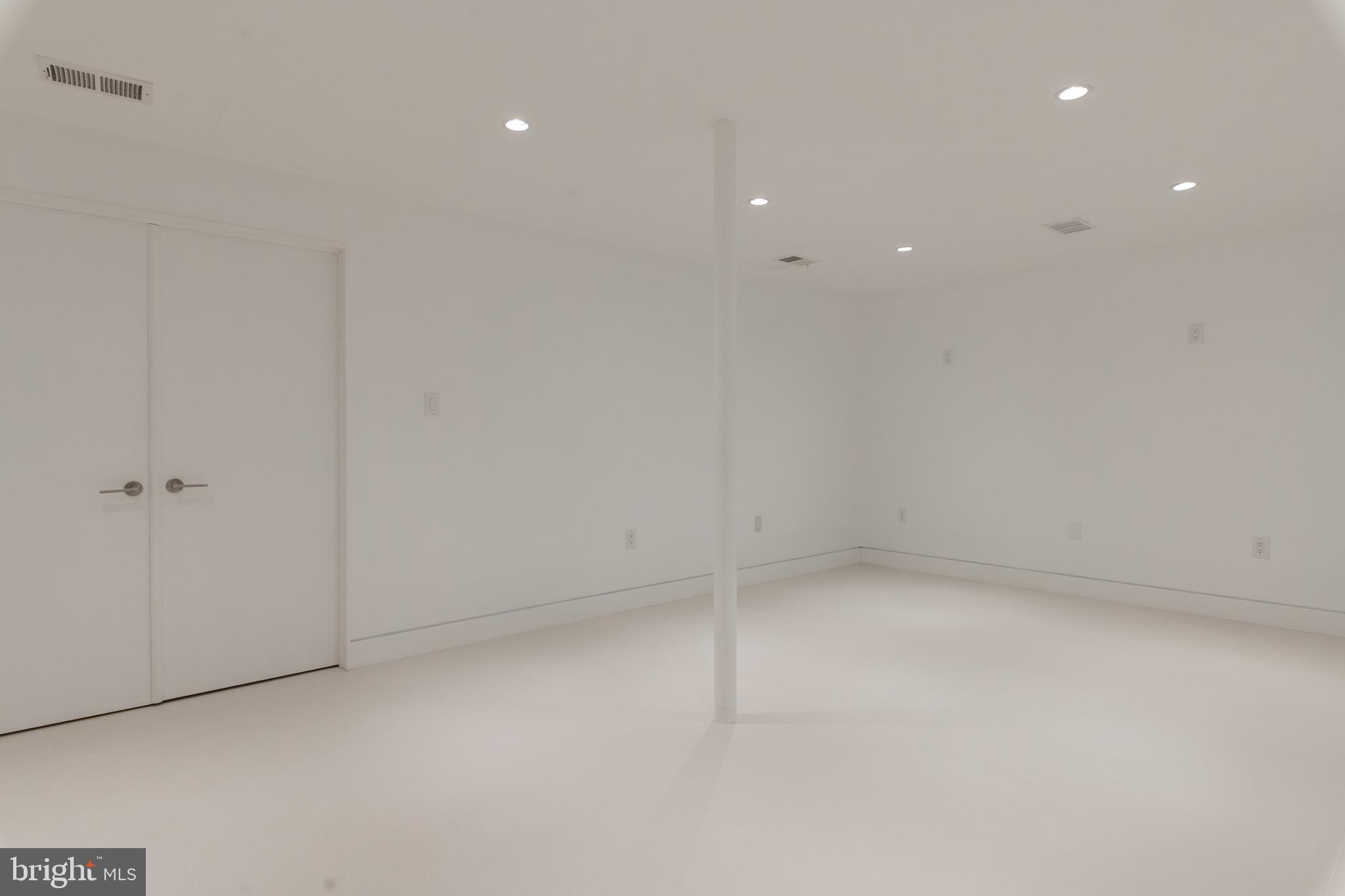 COLLEGE PARK - Residential