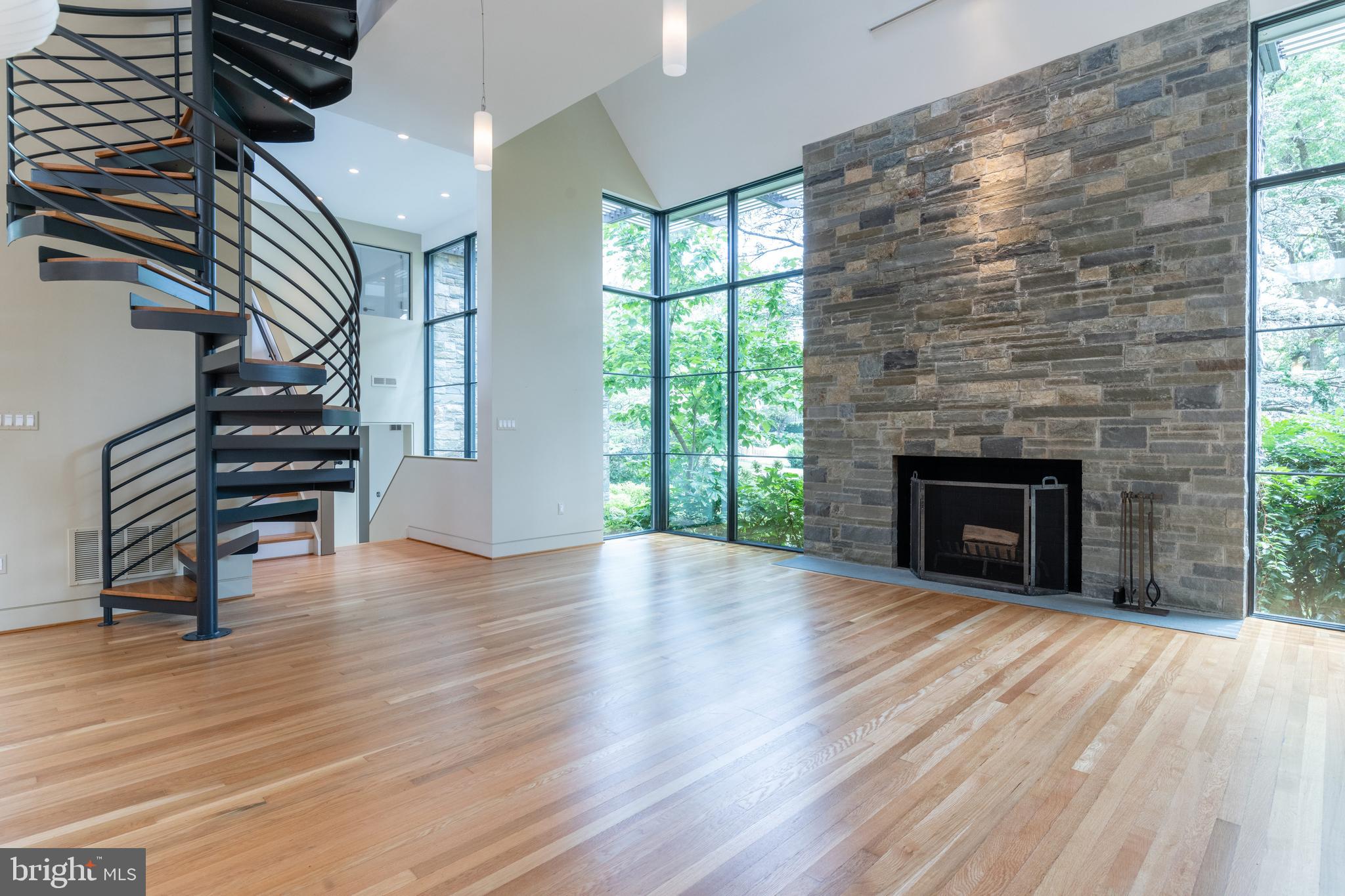 COLLEGE PARK - Residential