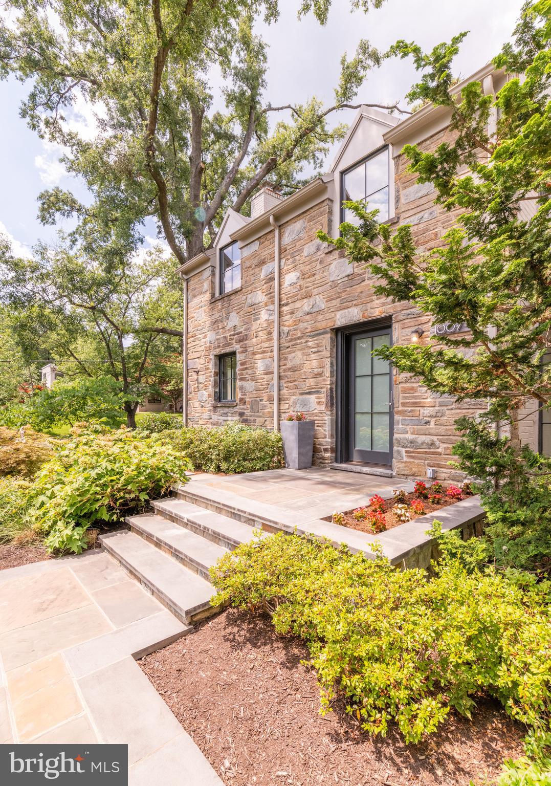 COLLEGE PARK - Residential