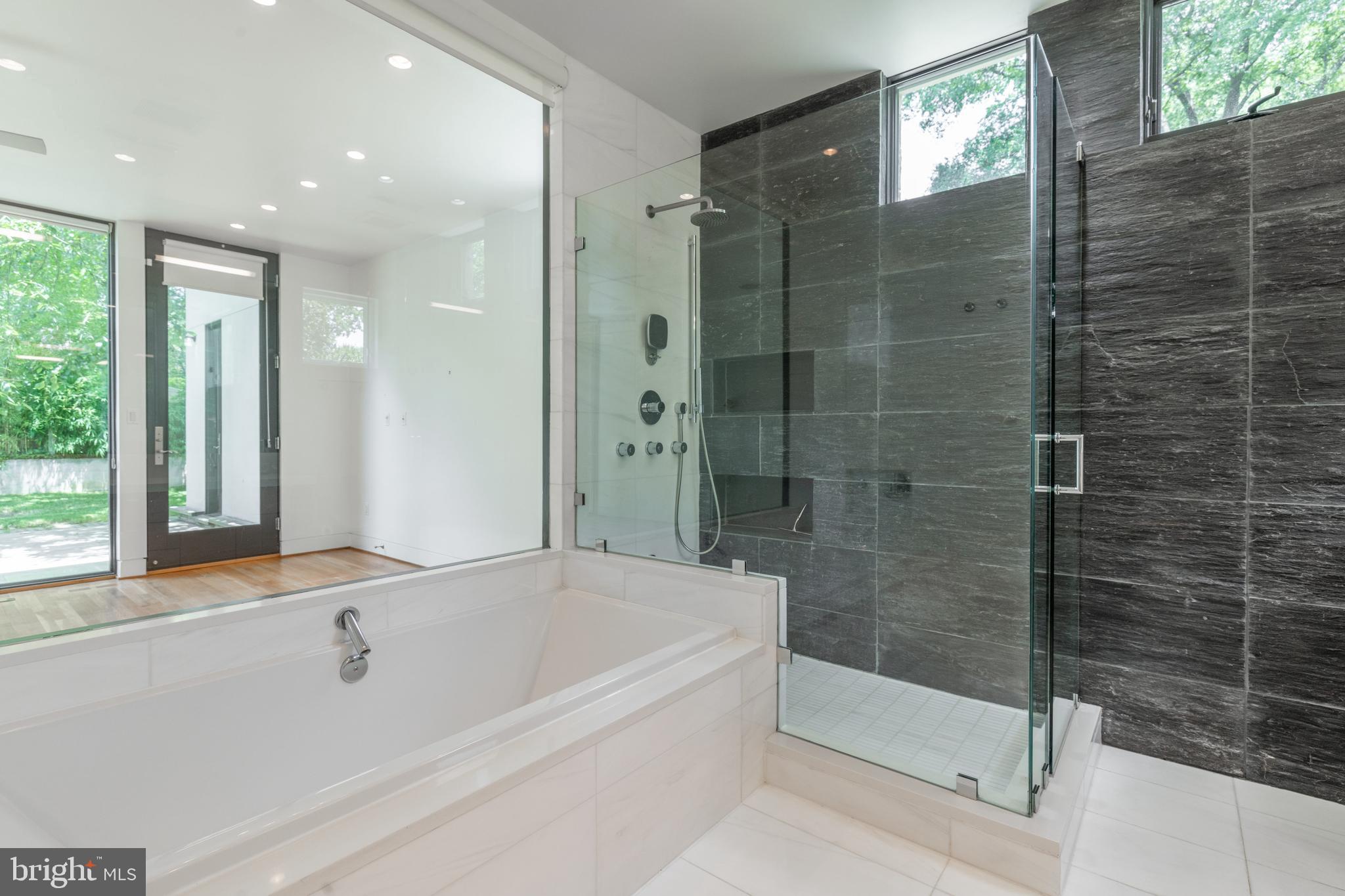 COLLEGE PARK - Residential