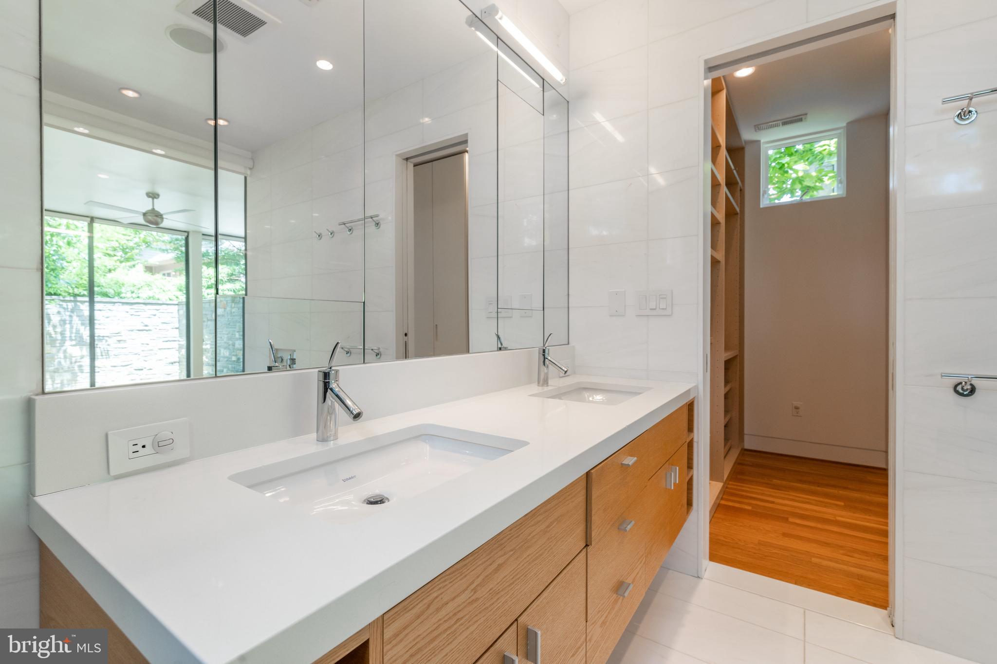 COLLEGE PARK - Residential