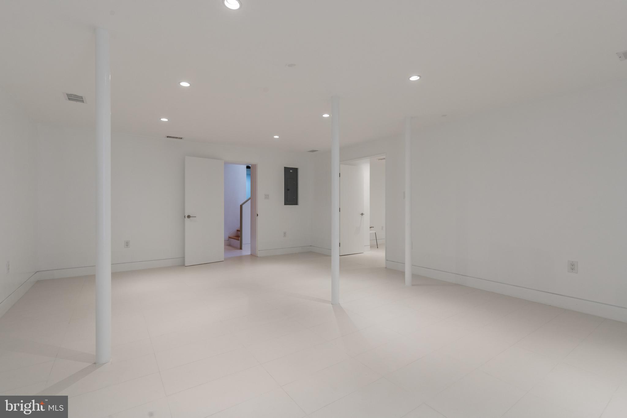 COLLEGE PARK - Residential