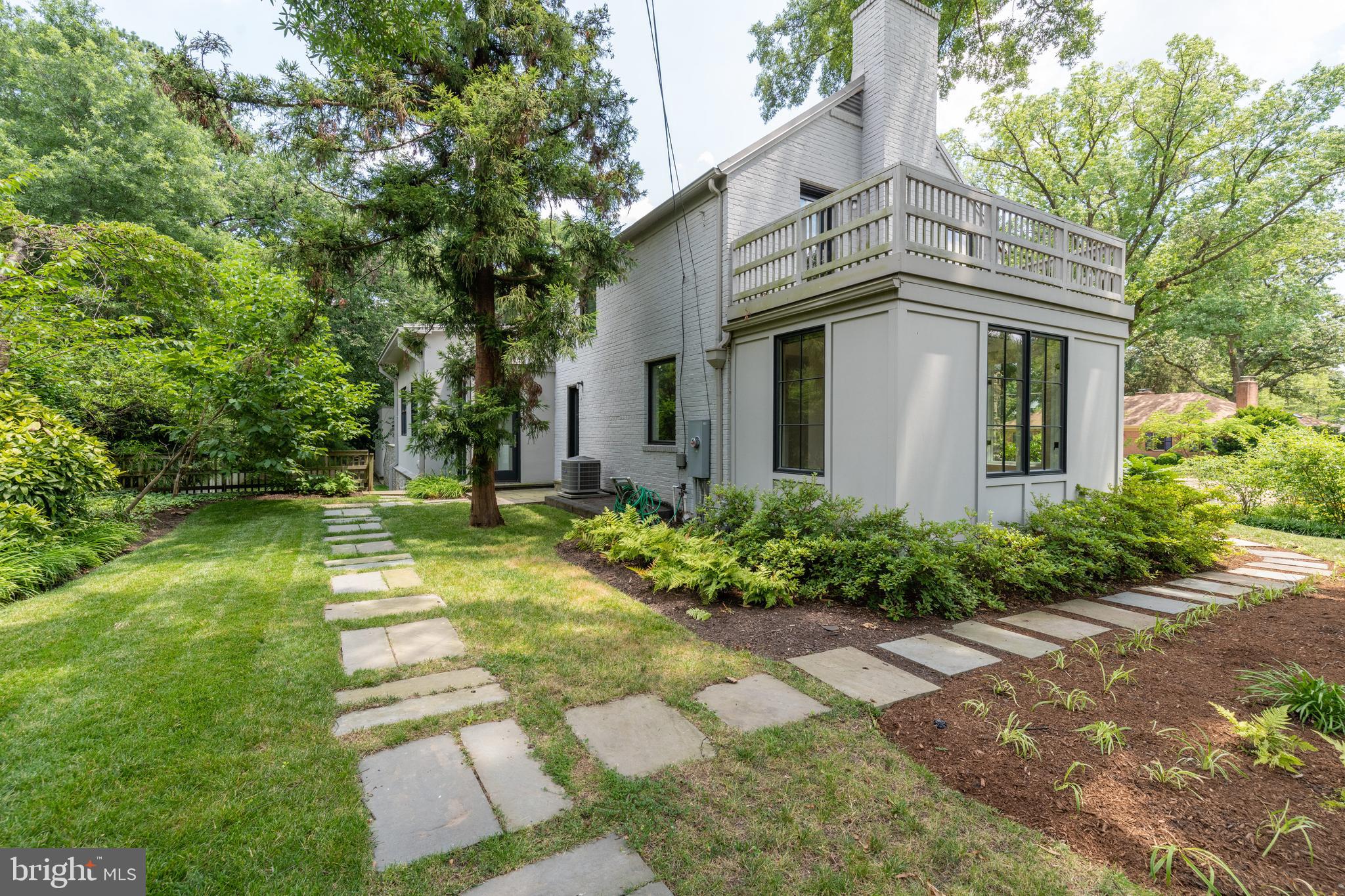 COLLEGE PARK - Residential