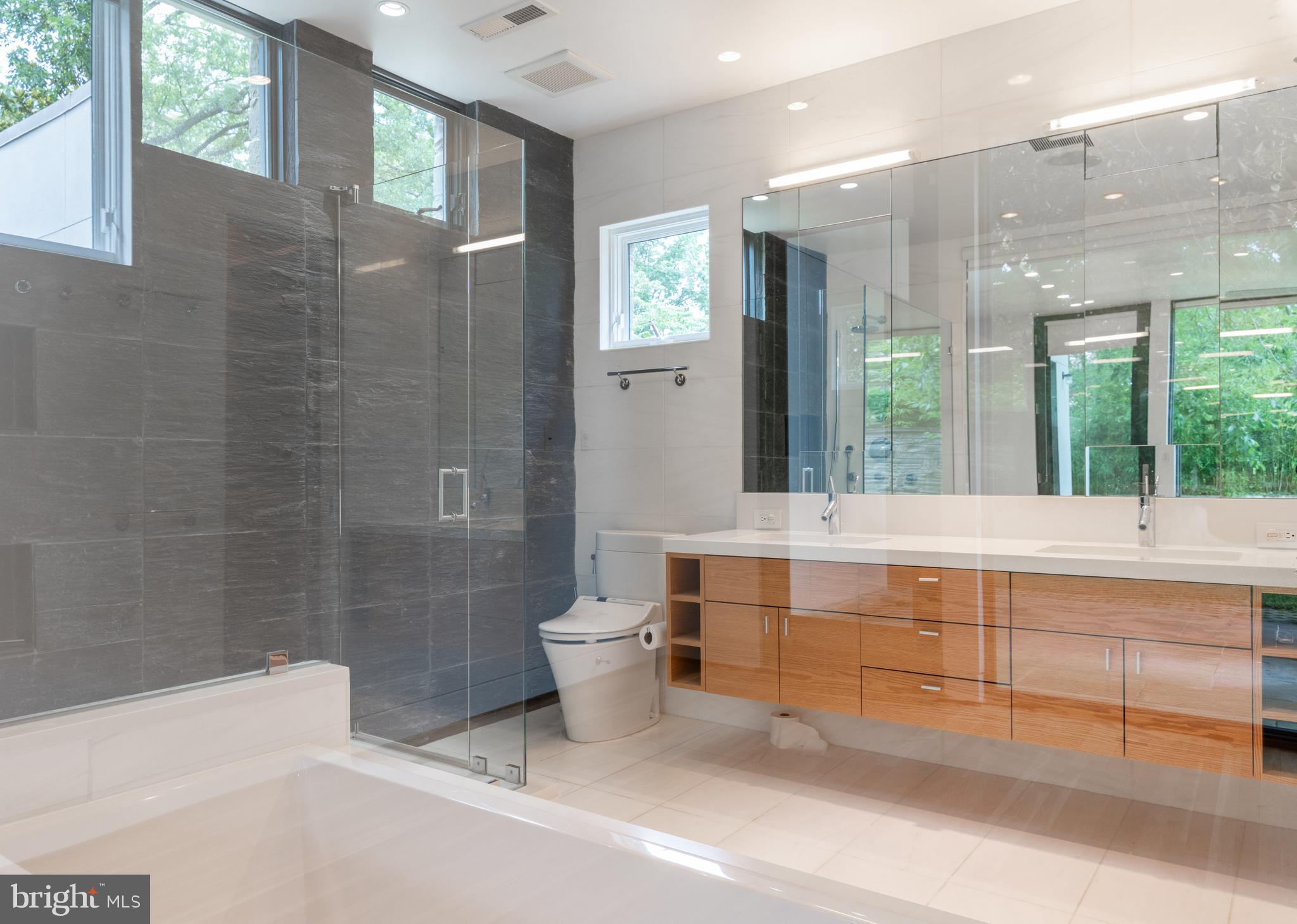 COLLEGE PARK - Residential