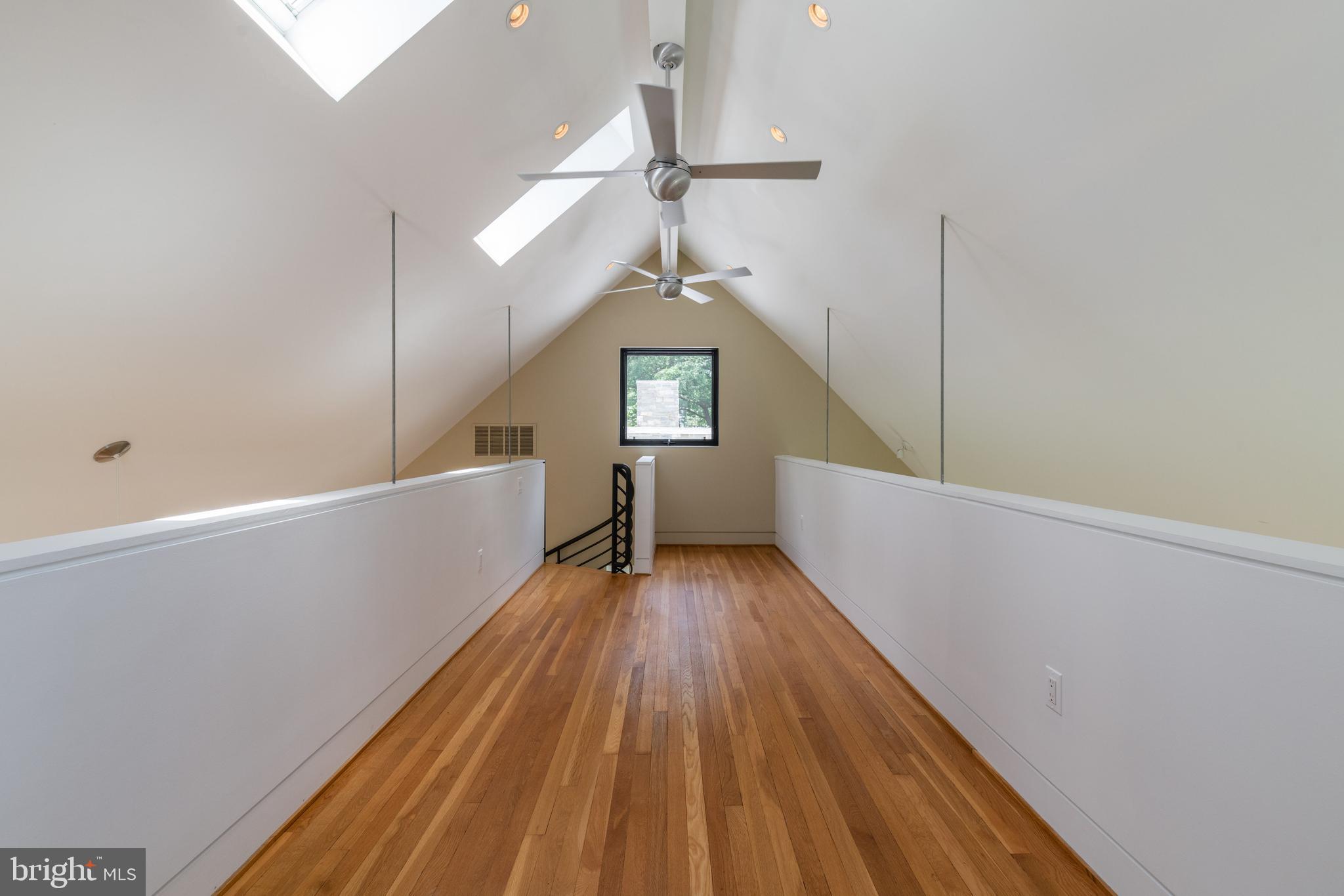 COLLEGE PARK - Residential