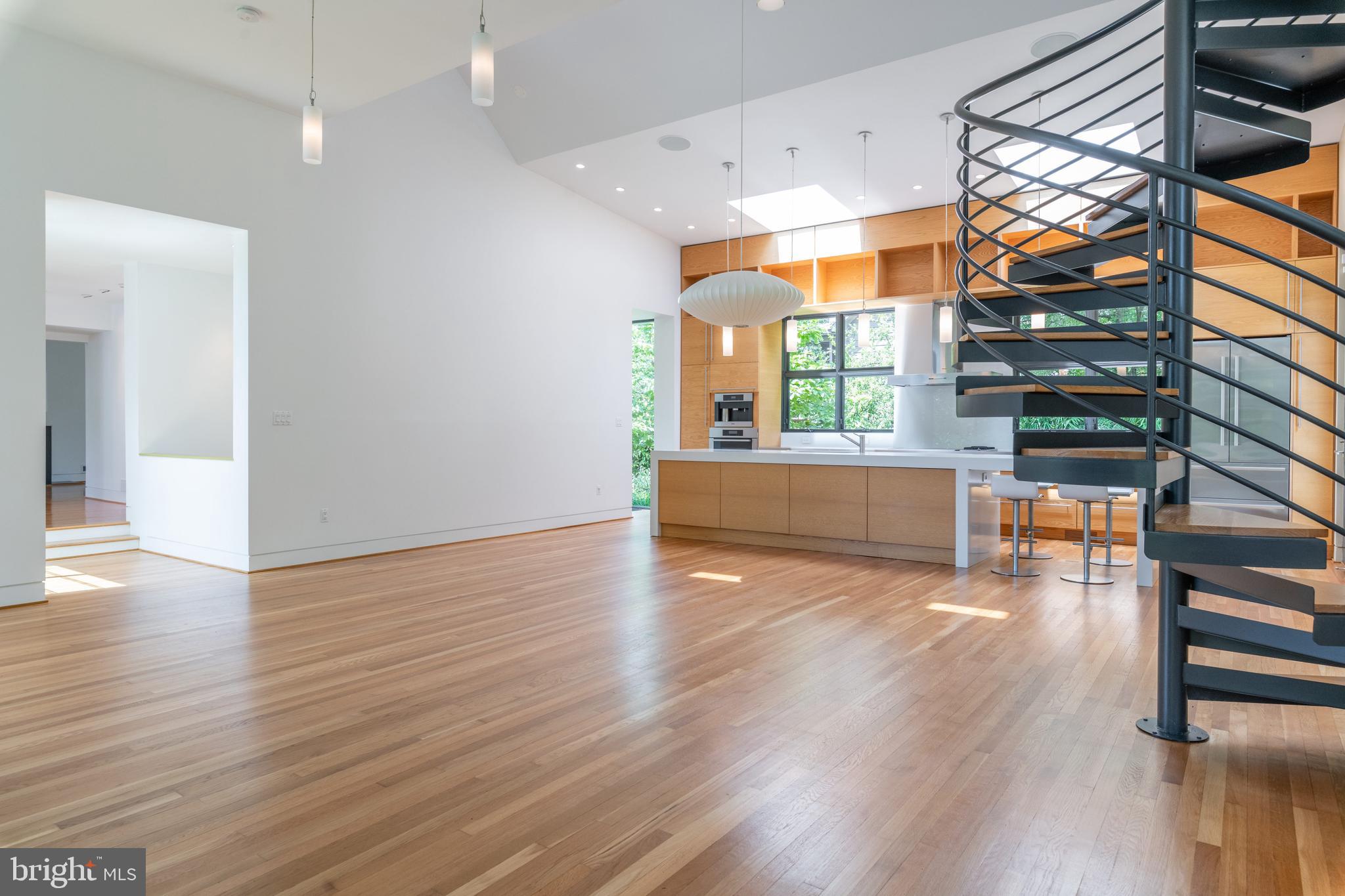 COLLEGE PARK - Residential