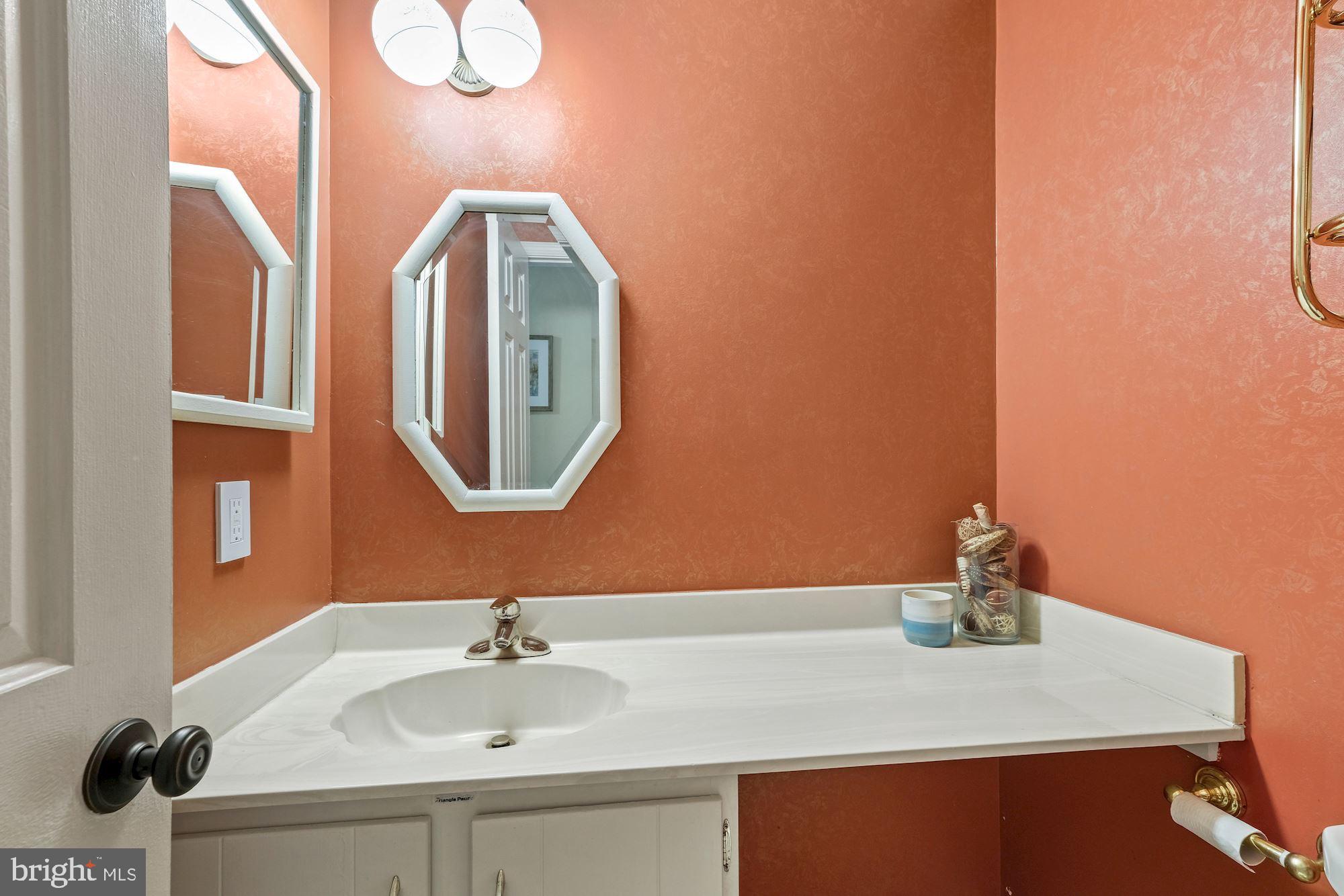 LAKEWOOD HILLS - Residential