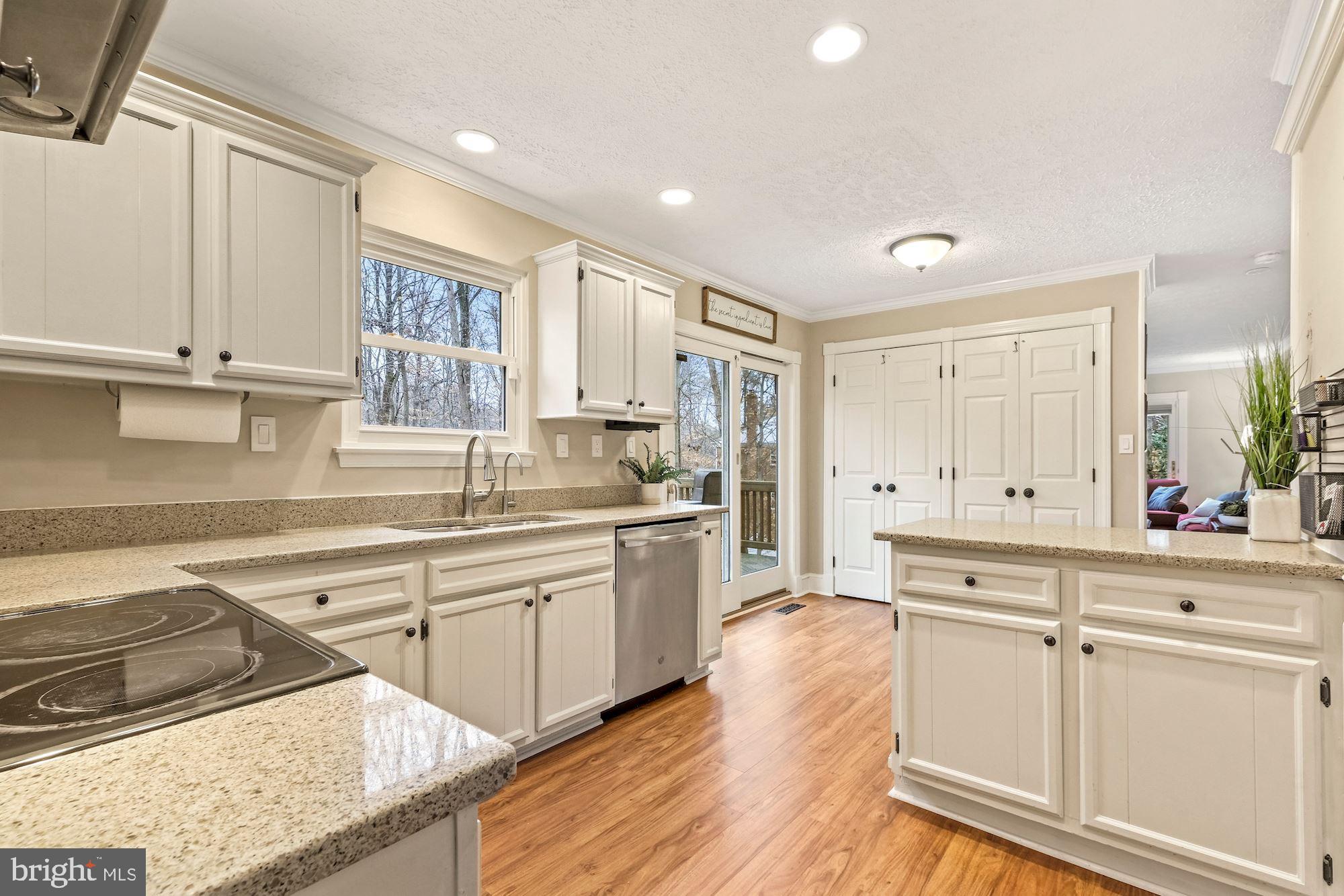 LAKEWOOD HILLS - Residential