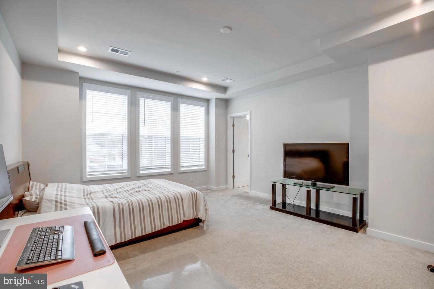 UNION PARK AT MCLEAN - Residential Lease