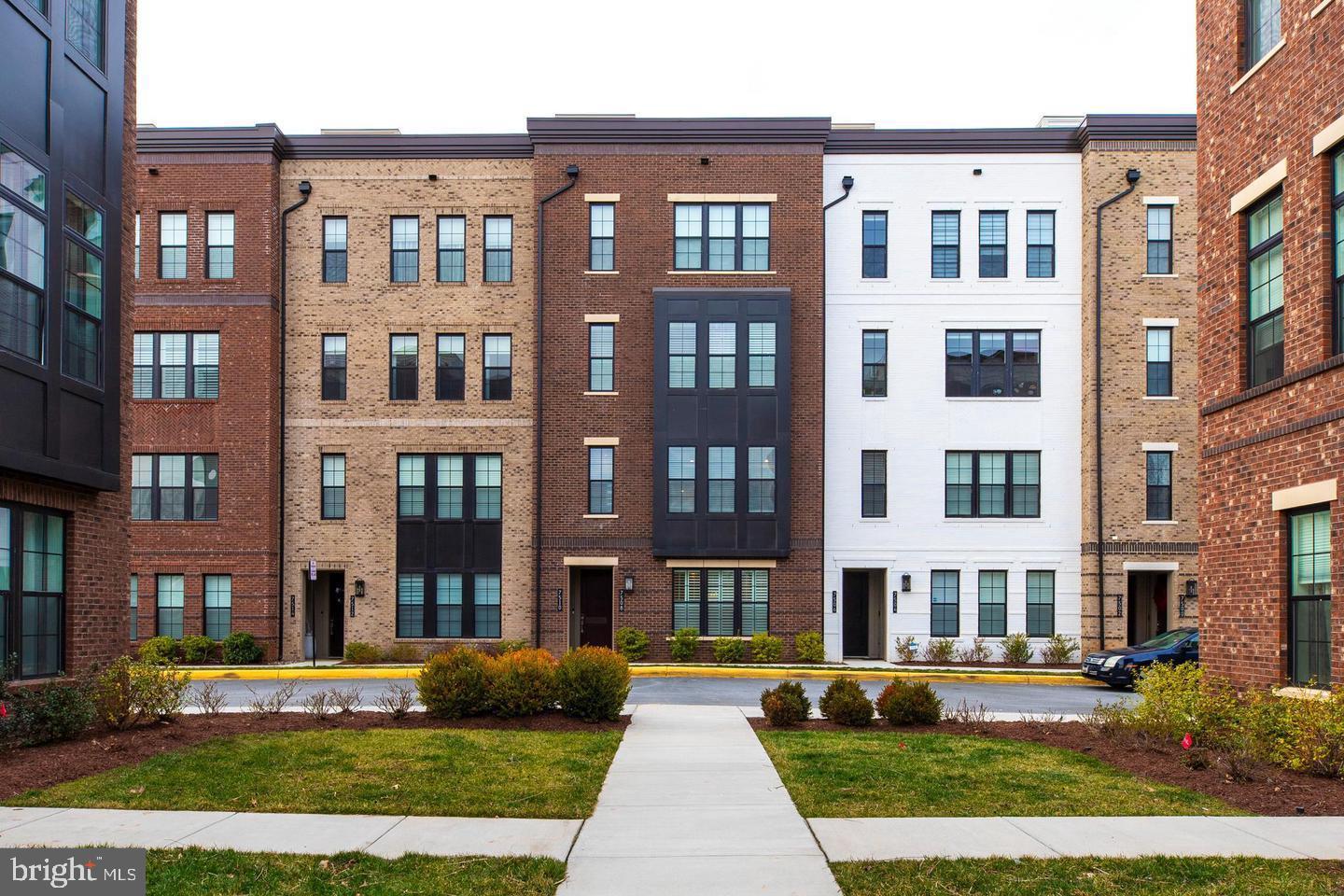 UNION PARK AT MCLEAN - Residential Lease