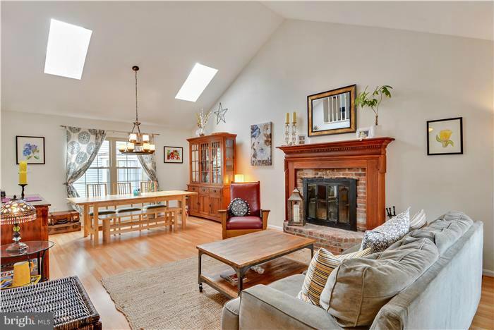 COUNTRYSIDE - Residential