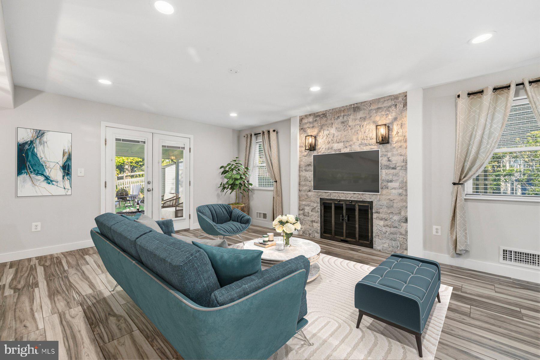 WHEATON OUTSIDE - Residential