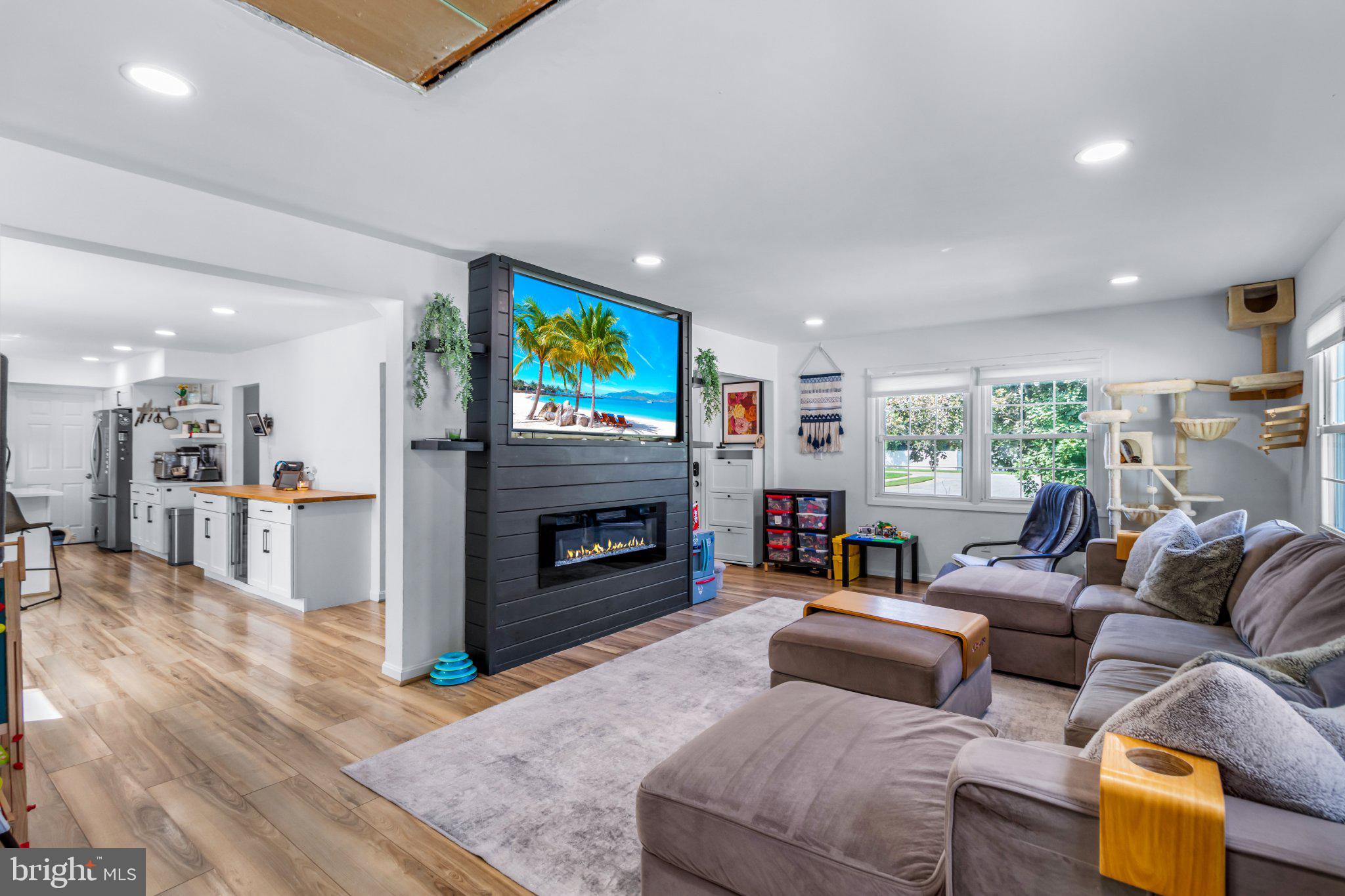 2810 BELAIR DRIVE