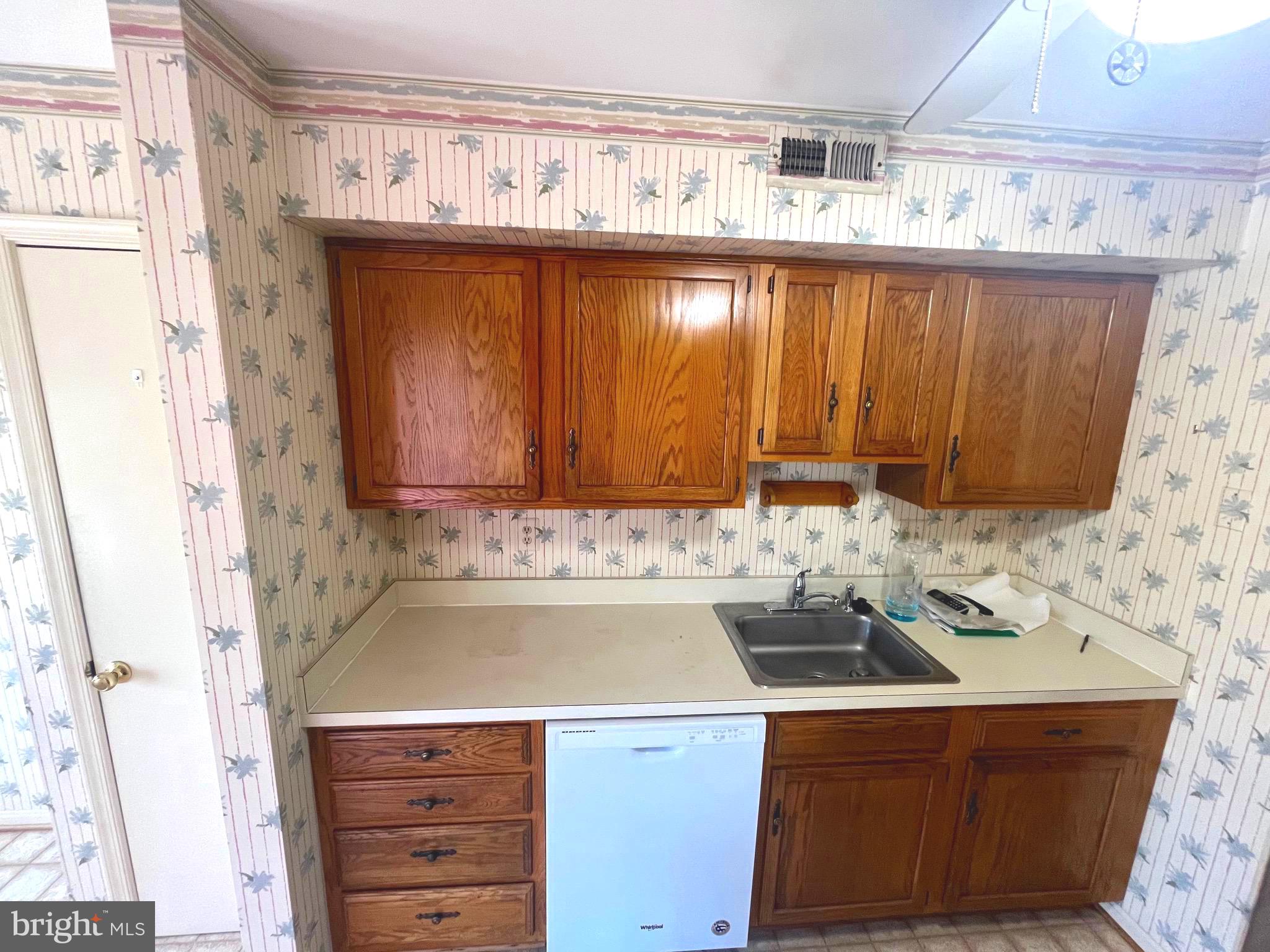 MONTGOMERY VILLAGE - Residential