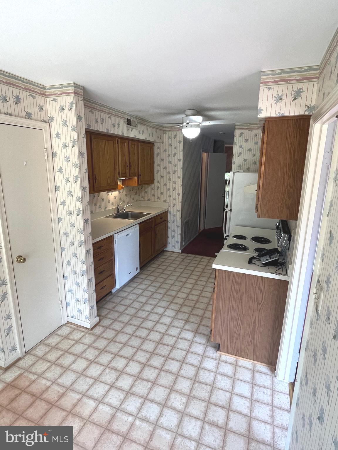 MONTGOMERY VILLAGE - Residential