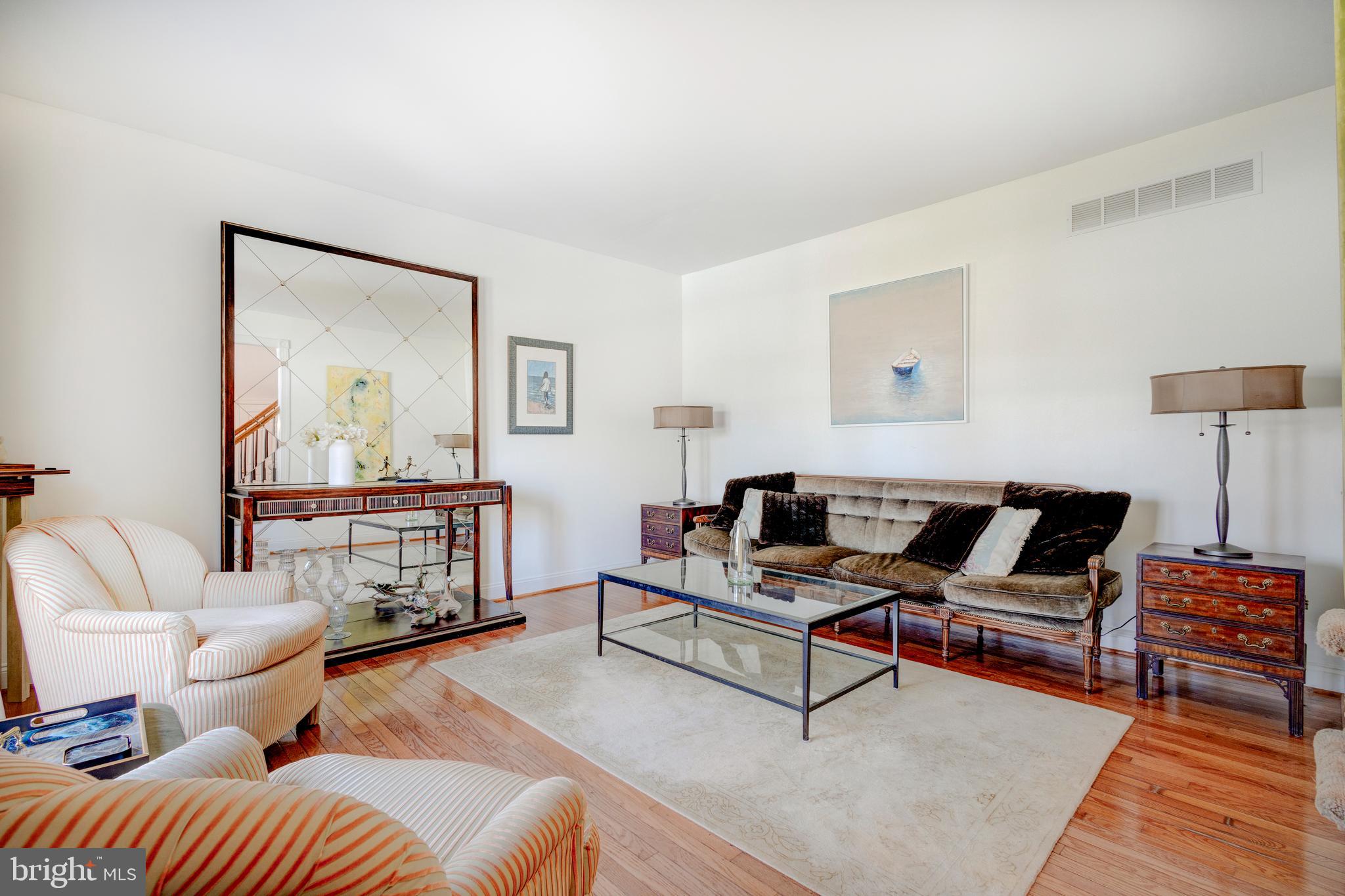 LAFAYETTE HILL - Residential