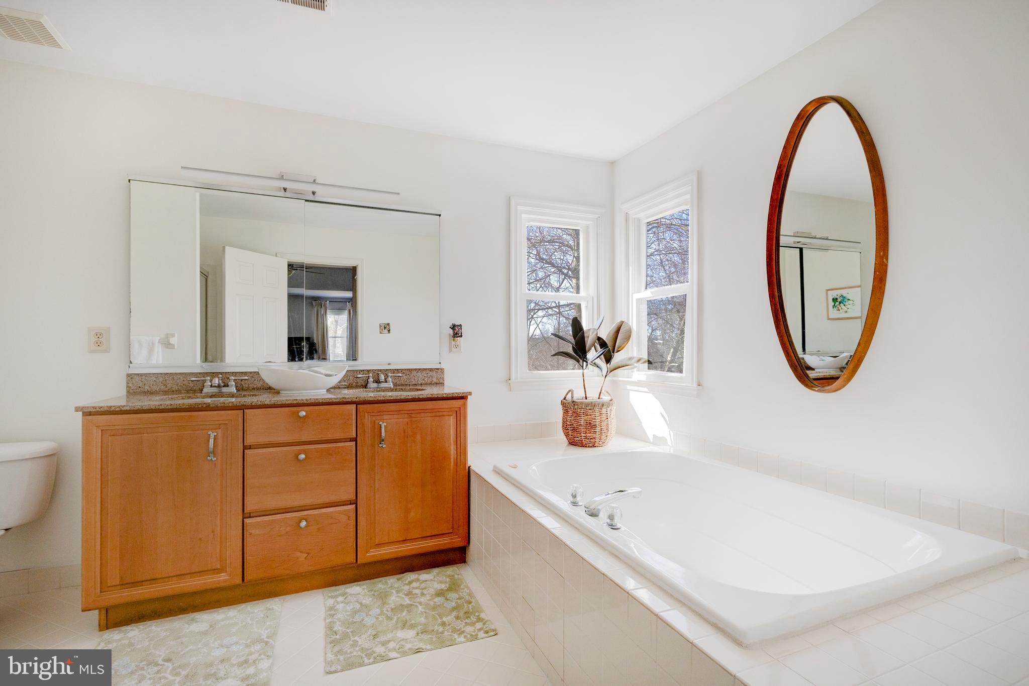 LAFAYETTE HILL - Residential