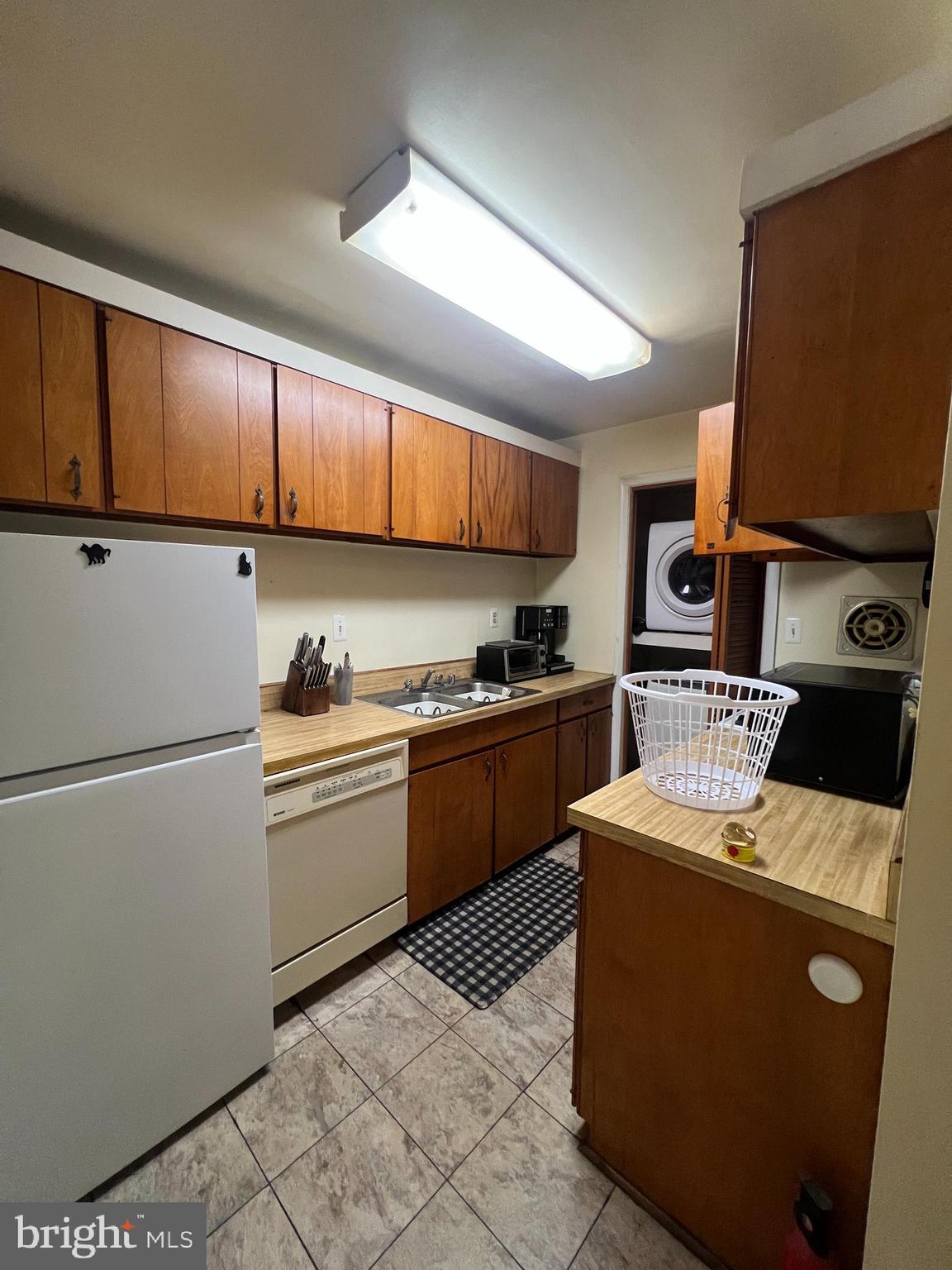 7609 FONTAINEBLEAU DRIVE 2206