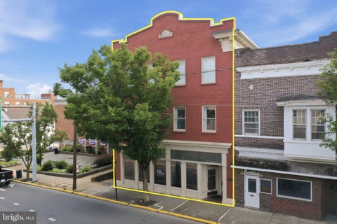Photo of 115 W. King Street #2ND FLOOR, MARTINSBURG, WV 25401 (MLS # WVBE2054112)