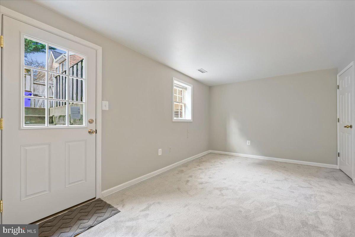 WATERSIDE - Residential