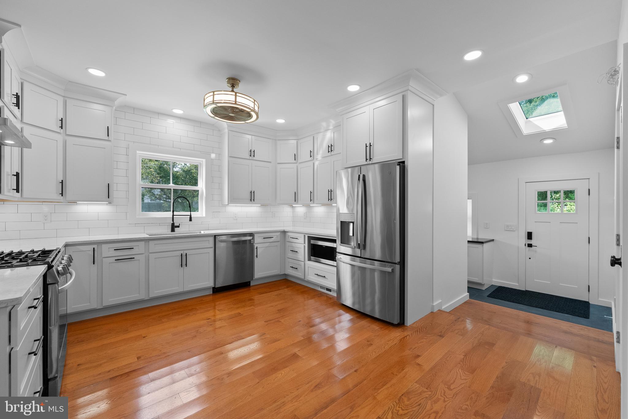 10900 LIVINGSTON ROAD