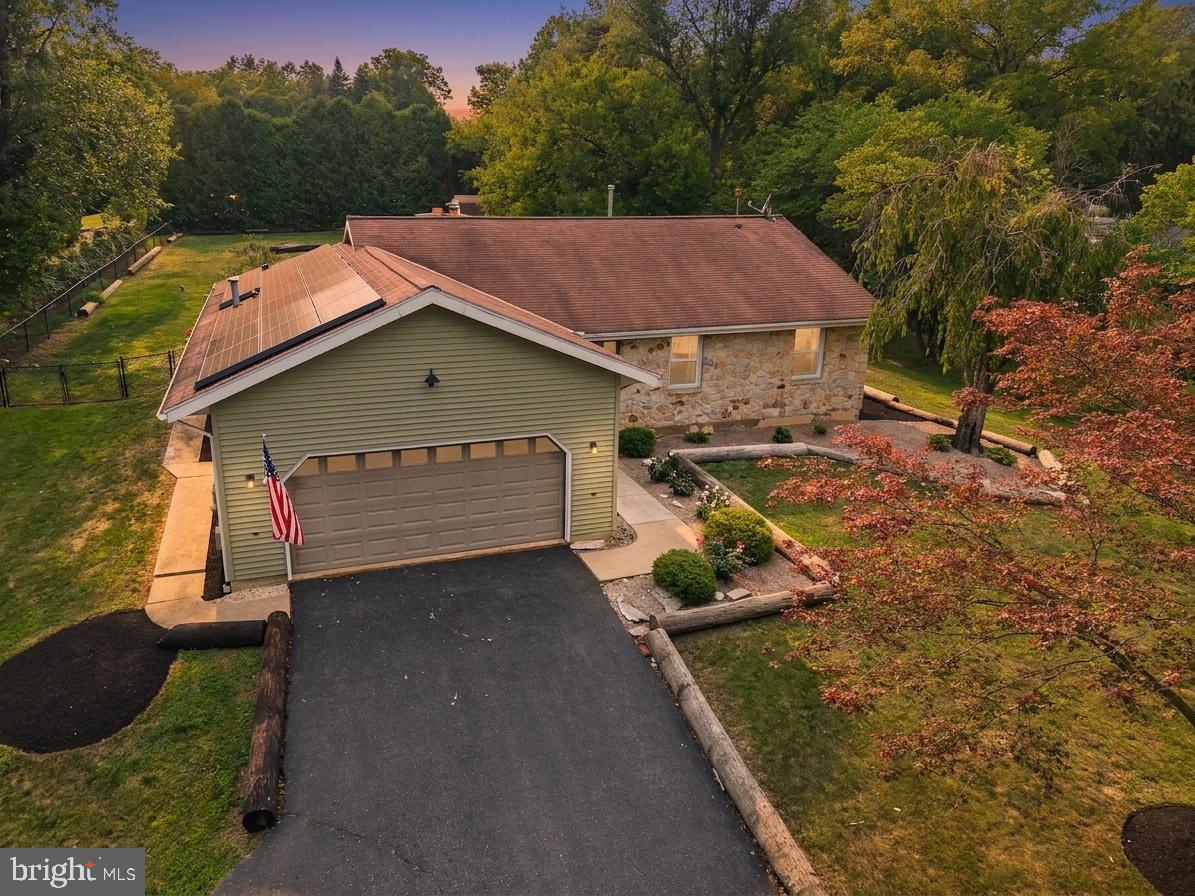 223 PINEVIEW DRIVE