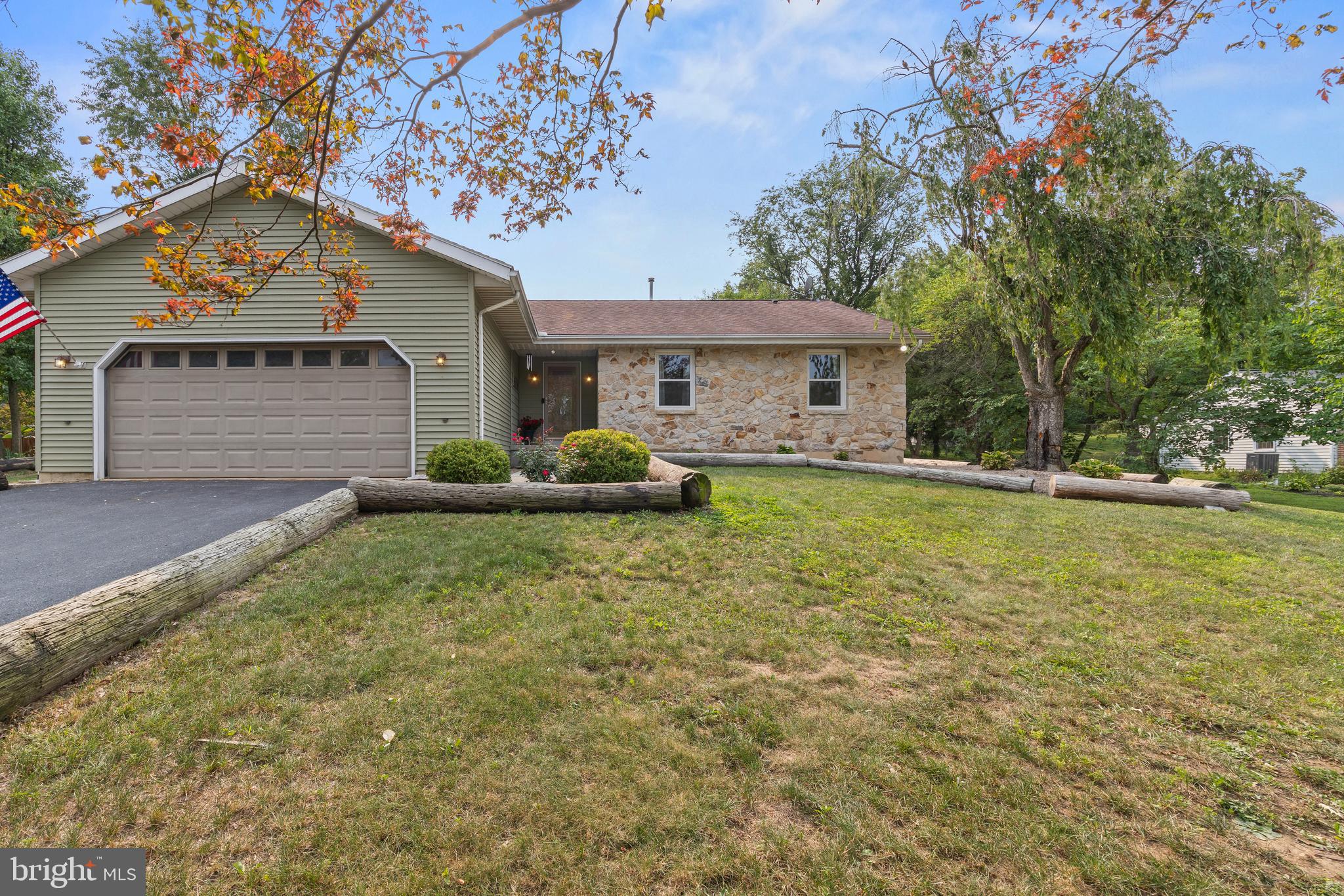 223 PINEVIEW DRIVE
