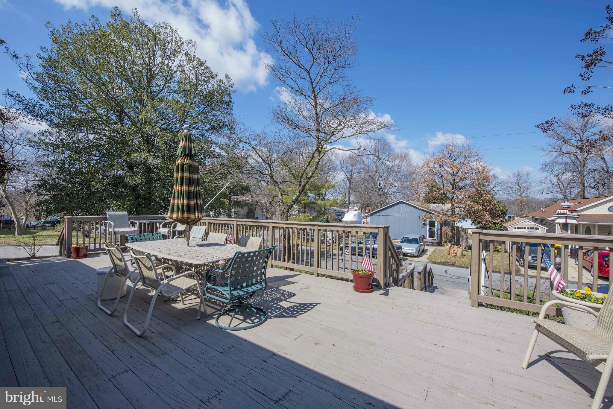 WOODLAND BEACH - Residential