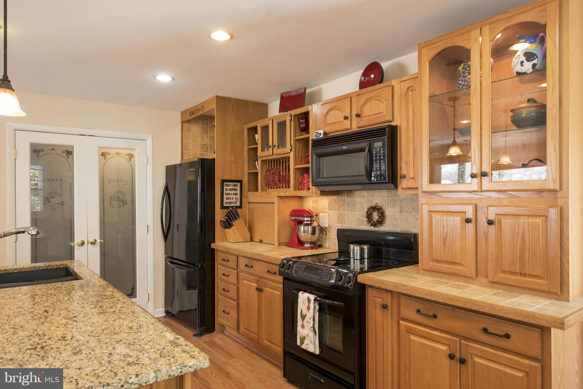 WOODLAND BEACH - Residential