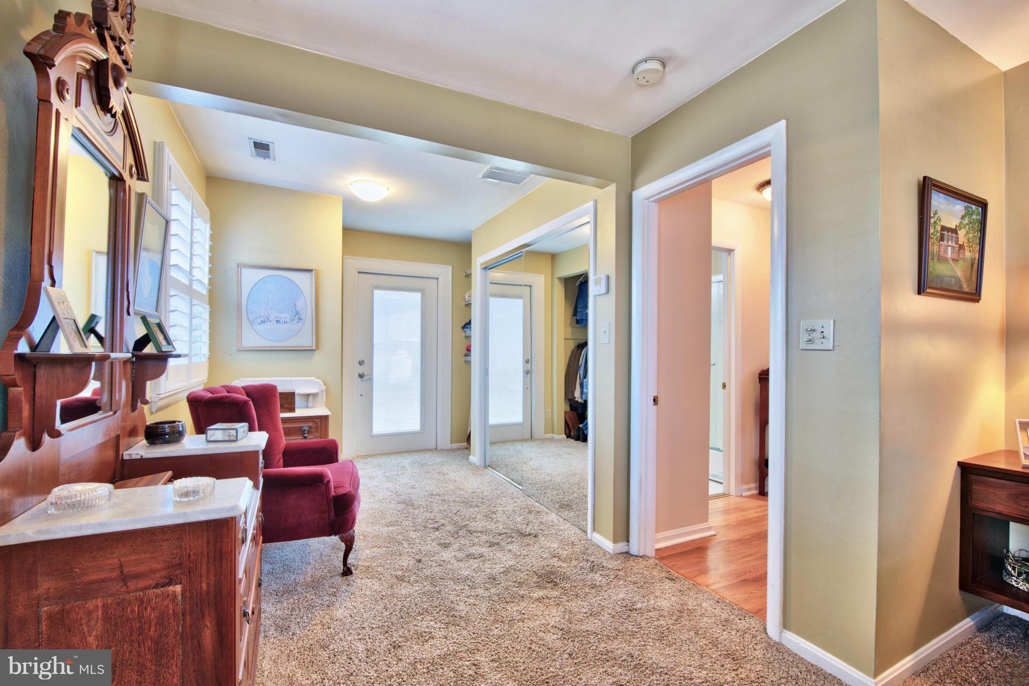 WOODLAND BEACH - Residential