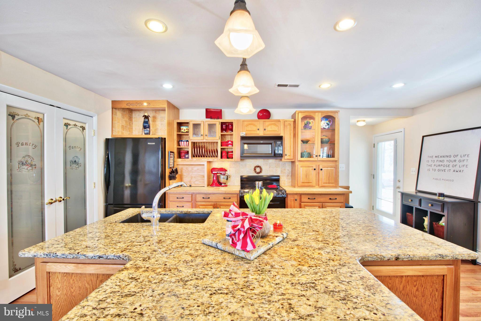 WOODLAND BEACH - Residential